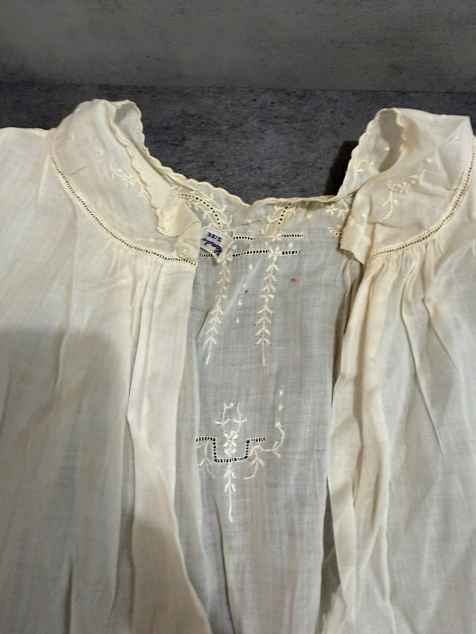 Victorian Edwardian Child Embroidered White Cotton Nightgown c.1880-1910 - 2