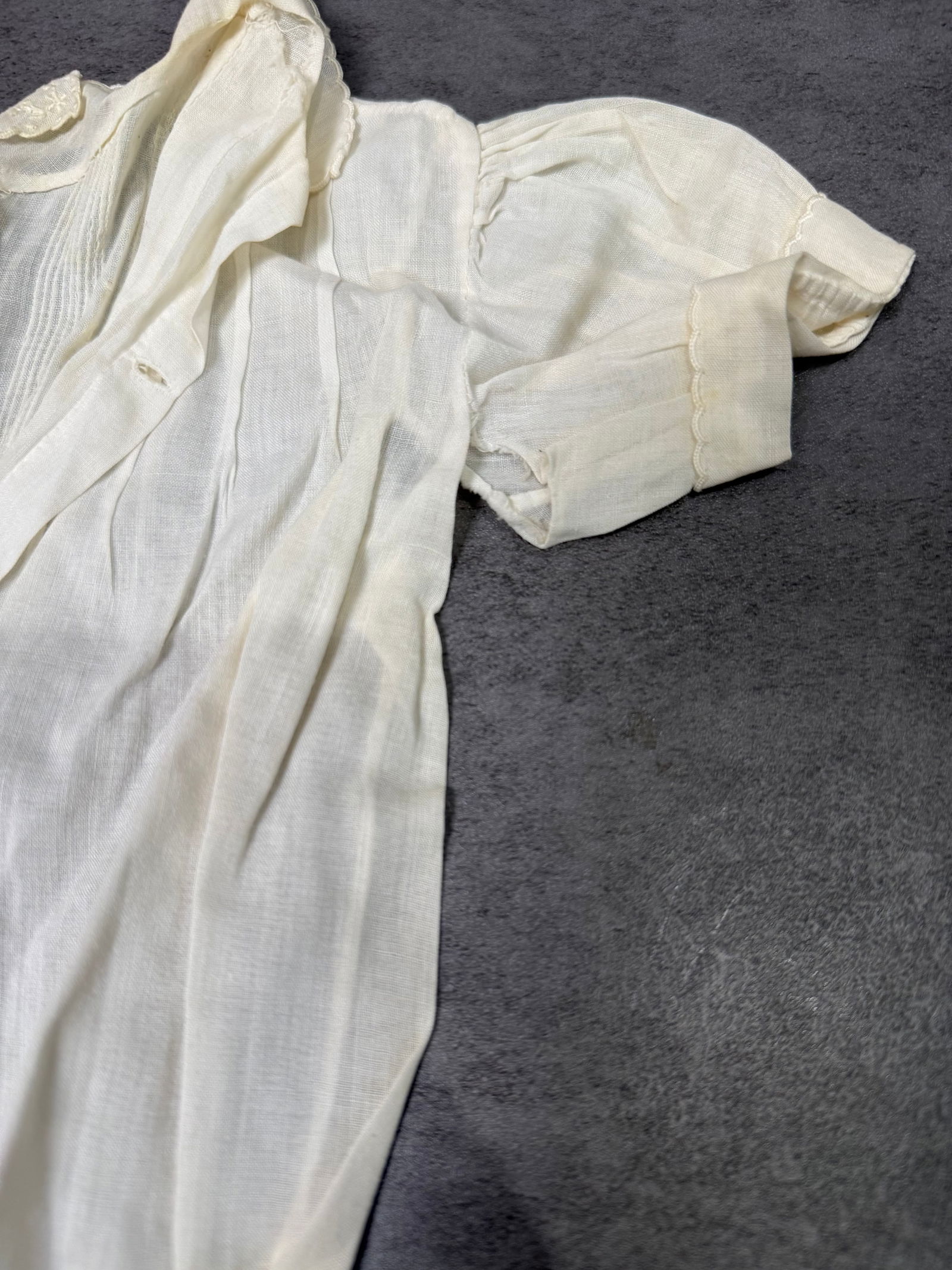 Antique Child White Cotton Lawn Nightgown Puff Sleeve Embroidered c.1900 - 2