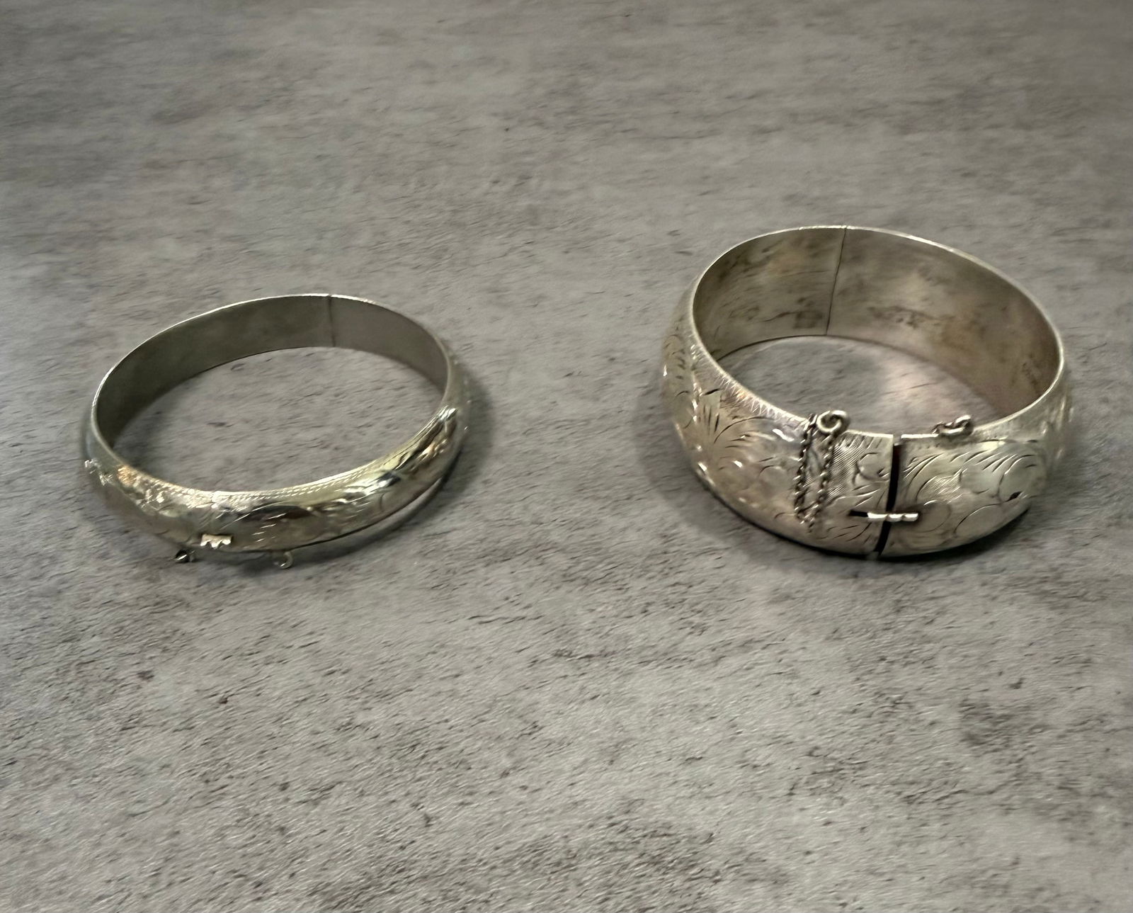 Vintage Sterling Silver Hinged Bangle Bracelets, Engraved Floral Motif, Clasp Closure, Set of Two - 2