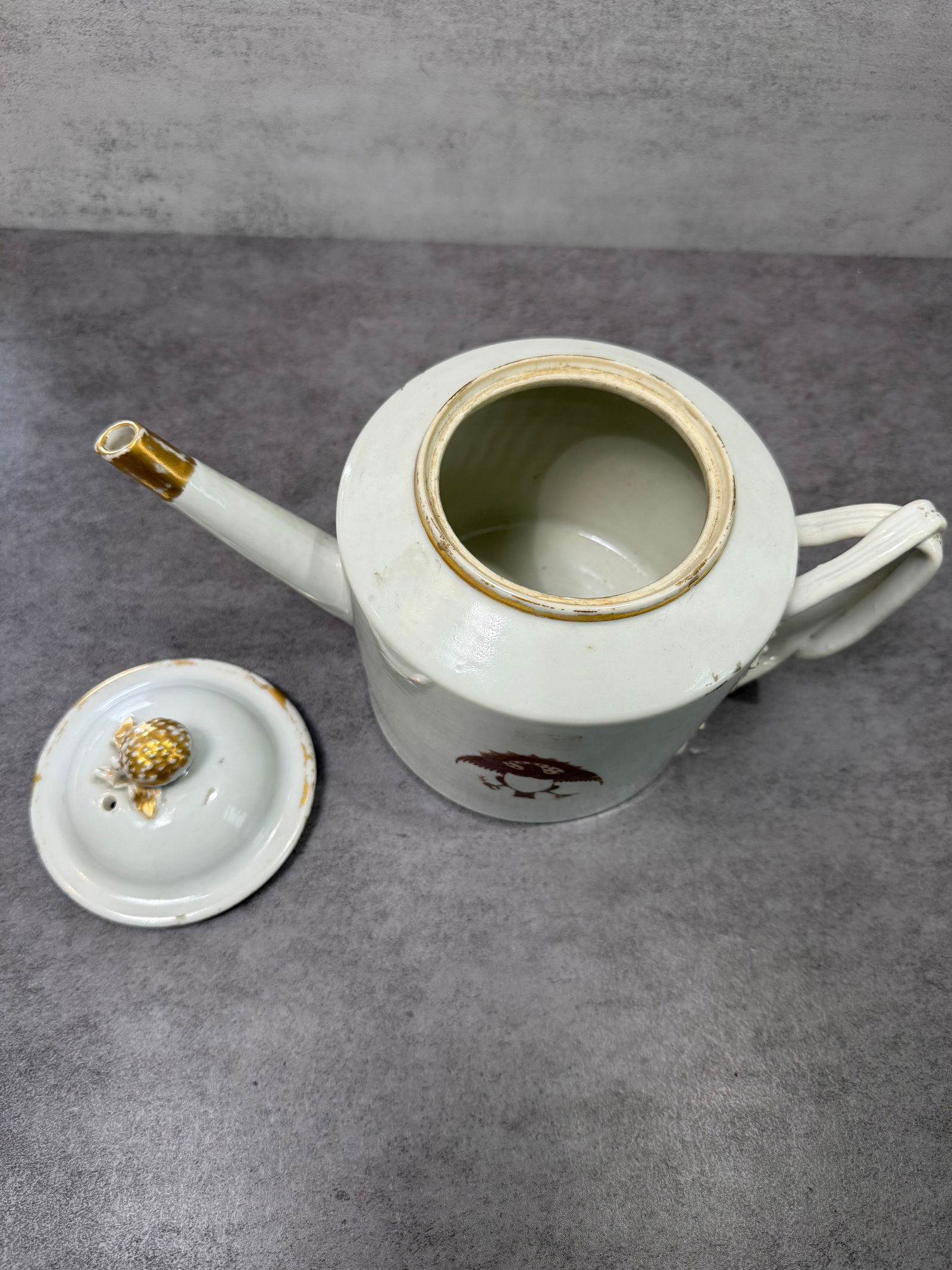 Chinese Export Style Armorial Porcelain Teapot and Creamer - 2