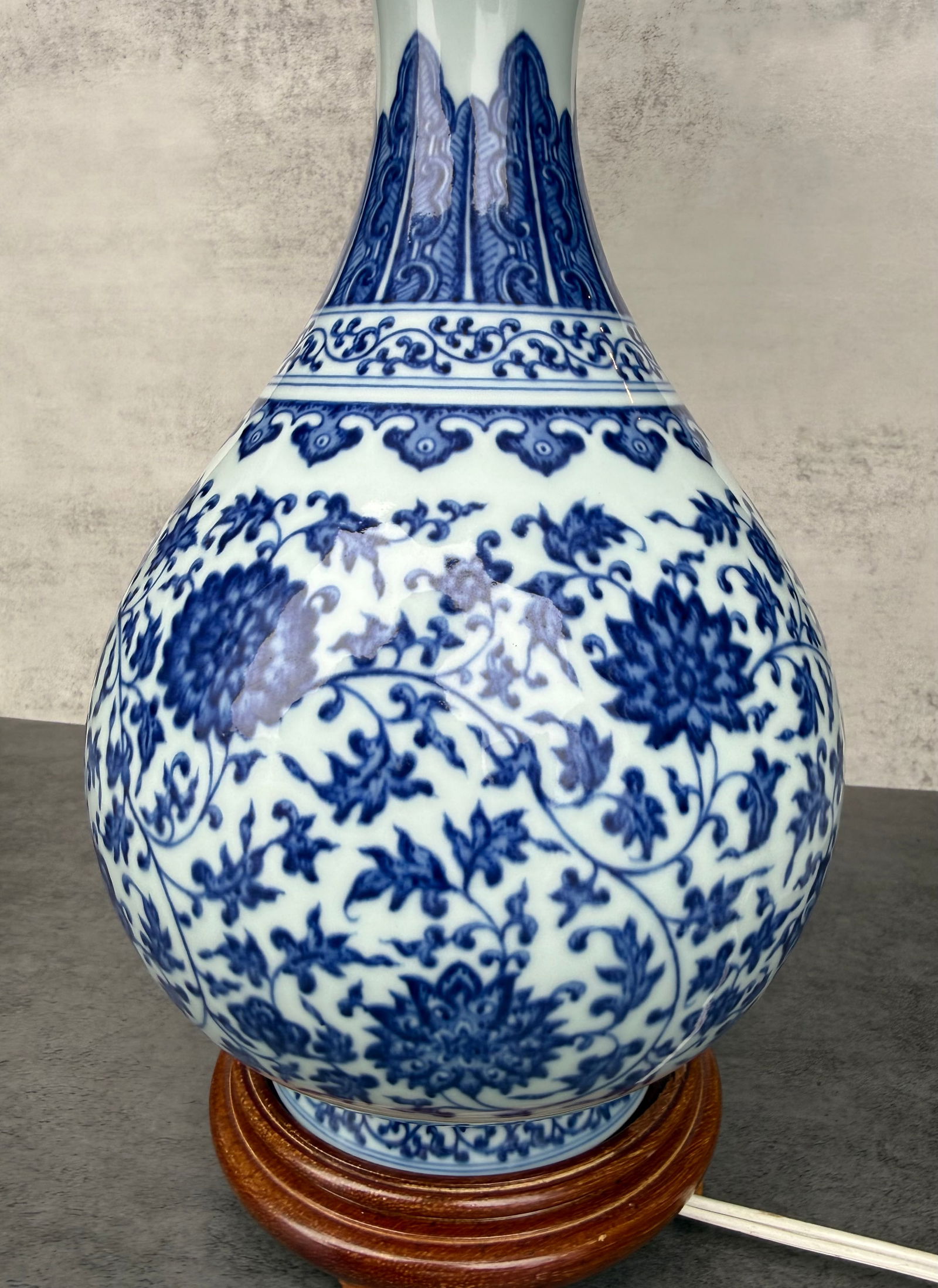 Antique Chinese Blue and White Porcelain Vase Table Lamp - 2