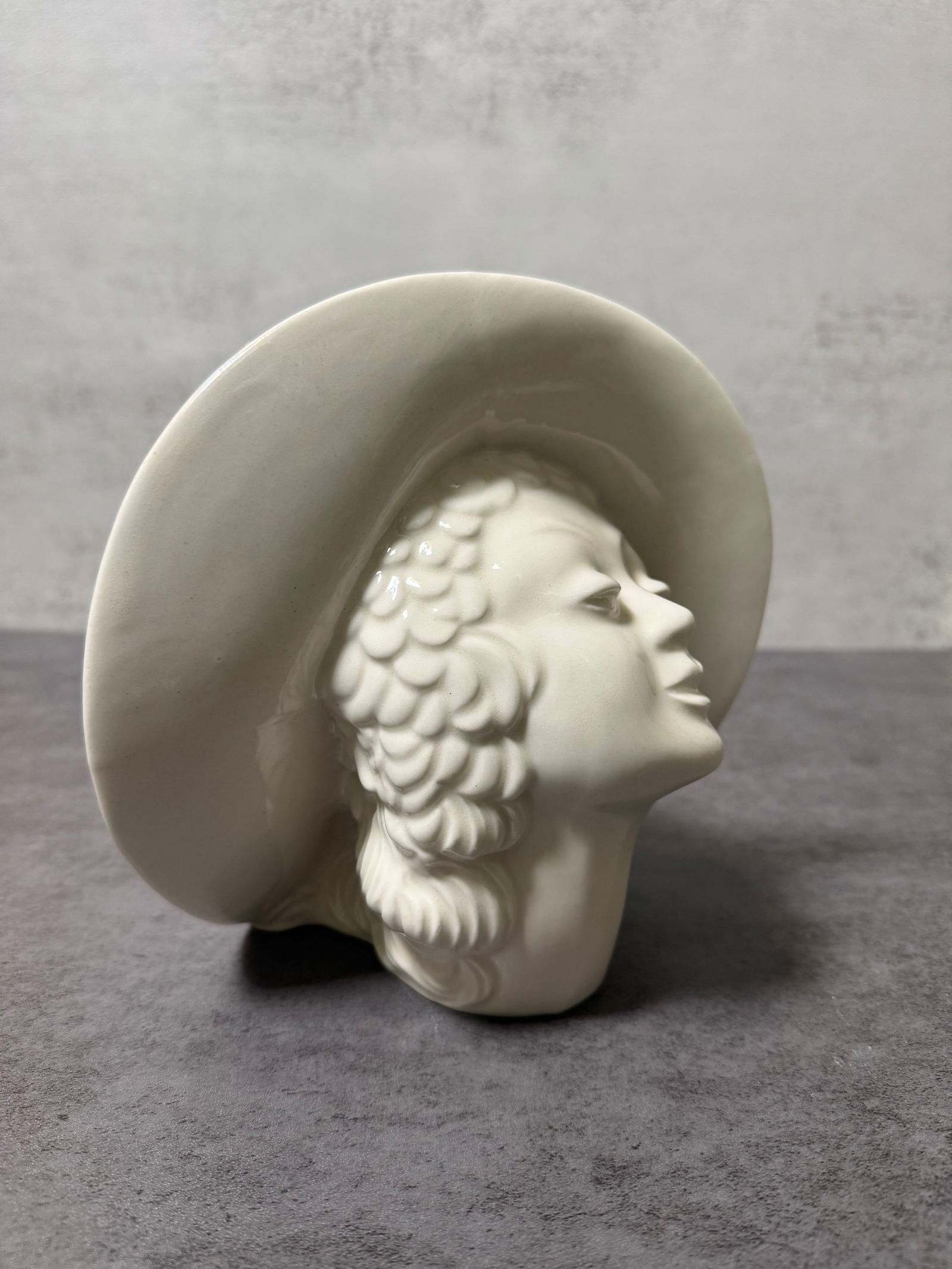 Elegant Vintage Lady Head Vase with Wide Brim Hat, Art Deco Style, White Glaze - 2