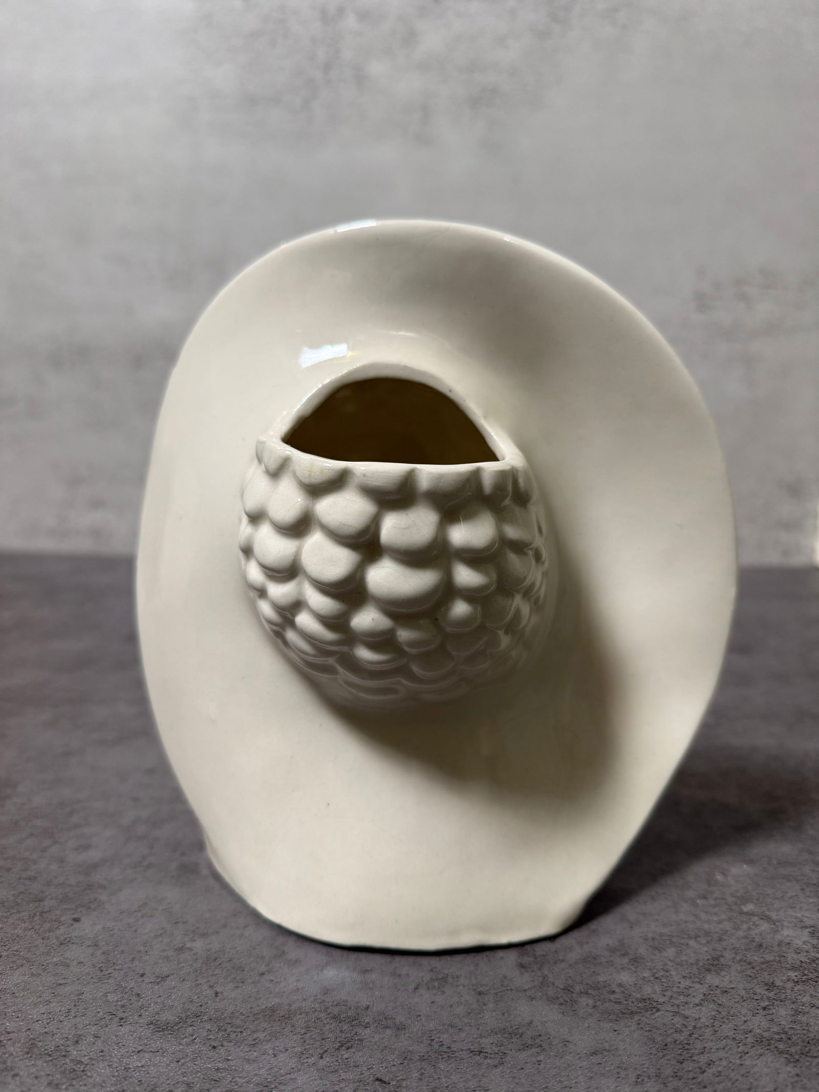 Elegant Vintage Lady Head Vase with Wide Brim Hat, Art Deco Style, White Glaze - 3