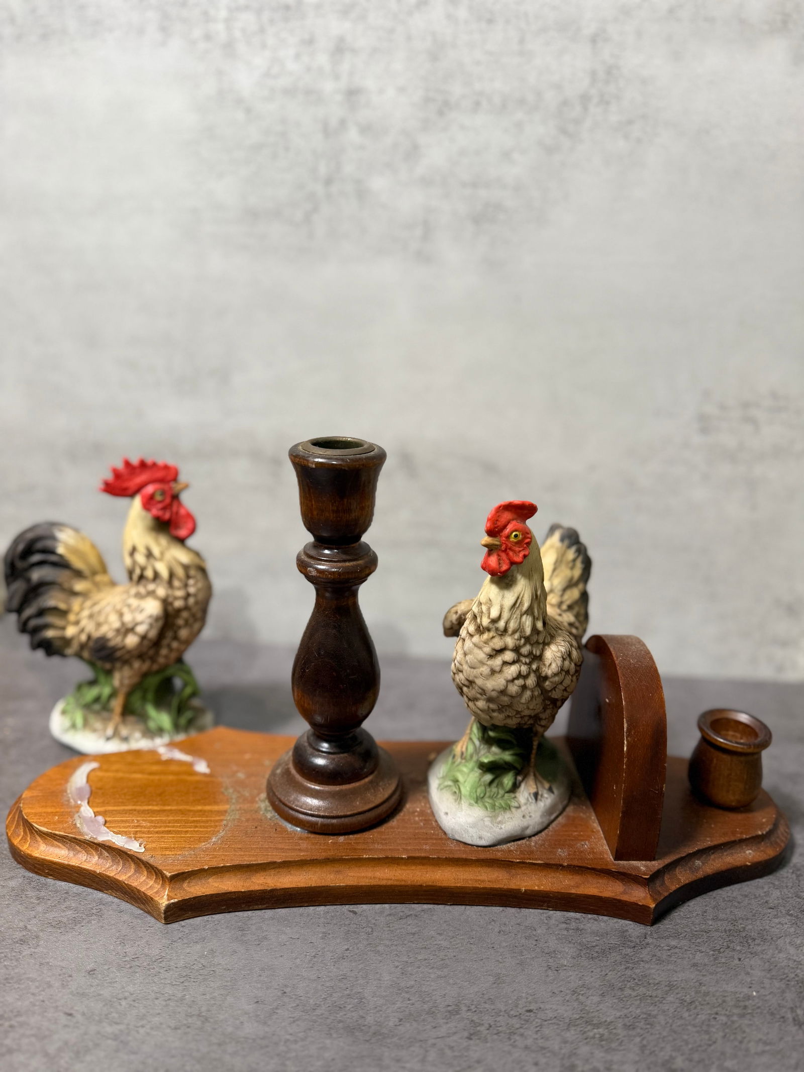 Charming Vintage Rooster Themed Decorative Group, Ceramic Figurines & Spice Cabinet - 2
