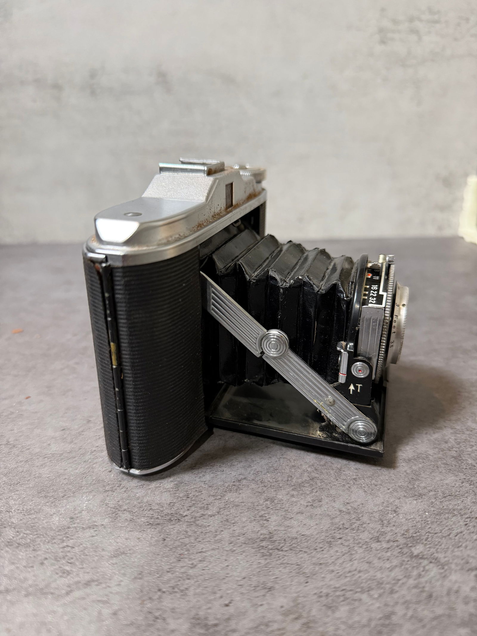 Vintage Agfa Folding Camera, Made in Germany, Agnar Lens Pronto Shutter, Collectible Film Camera - 2