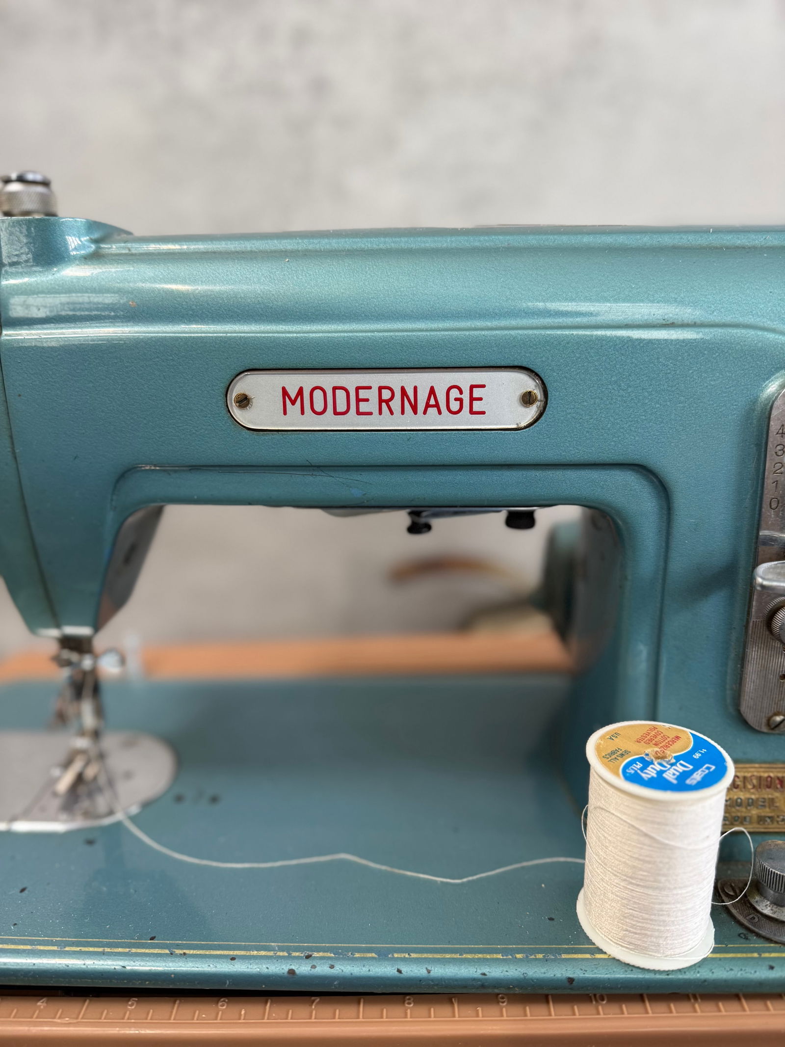 Vintage Modernage Sewing Machine, Portable Electric Sewing Machine with Case - 2