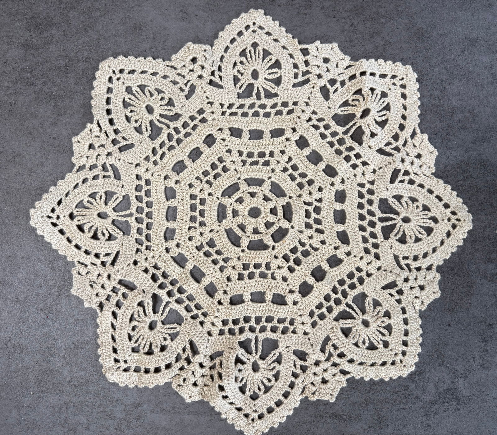 Large Lot of Vintage Crochet Doilies, Hand Made Lace Table Linens (30+ Pieces) - 5