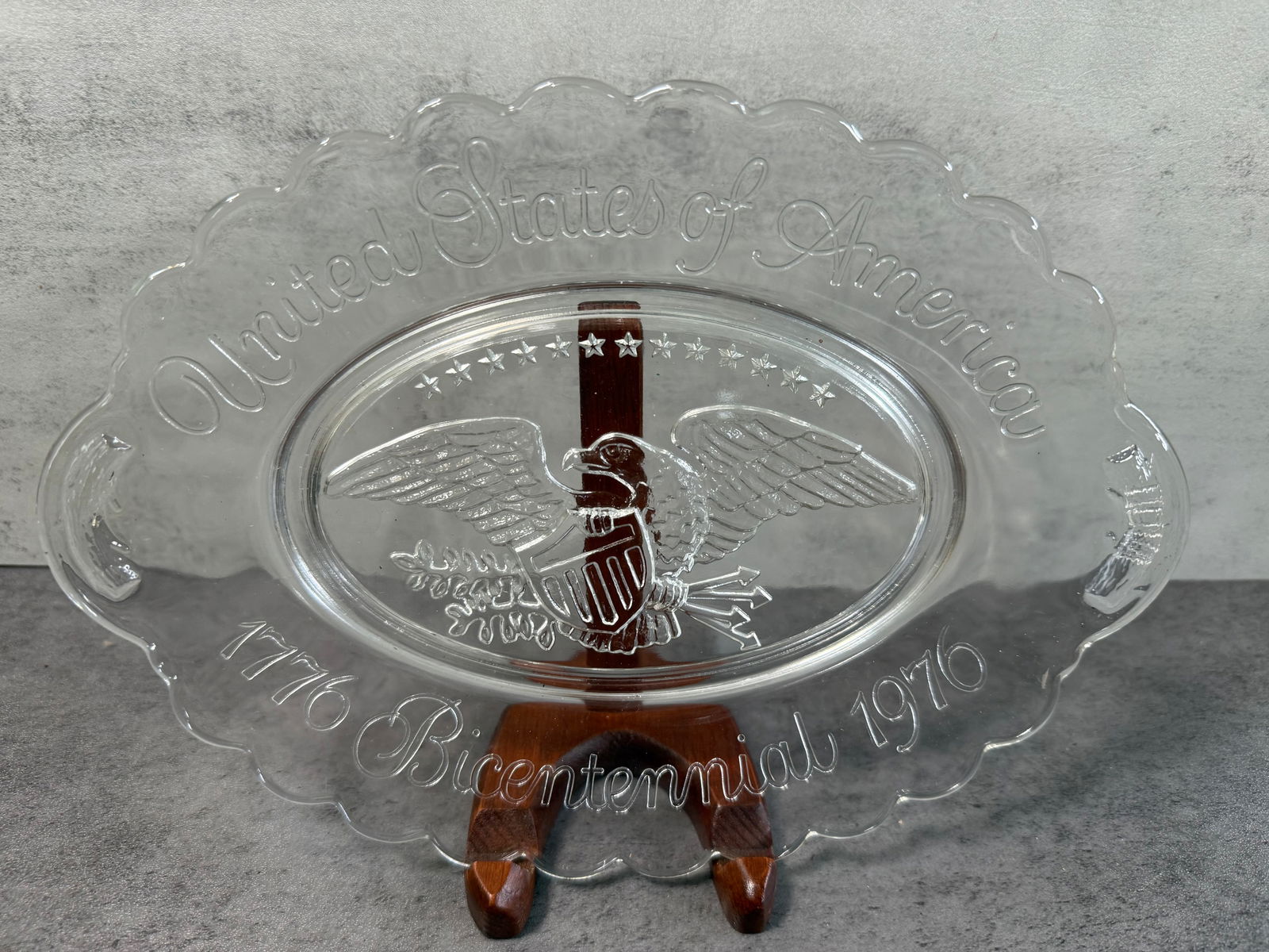 Vintage Pressed Glass Plates, Christmas Tree & 1976 Bicentennial Eagle (2 pcs) - 3
