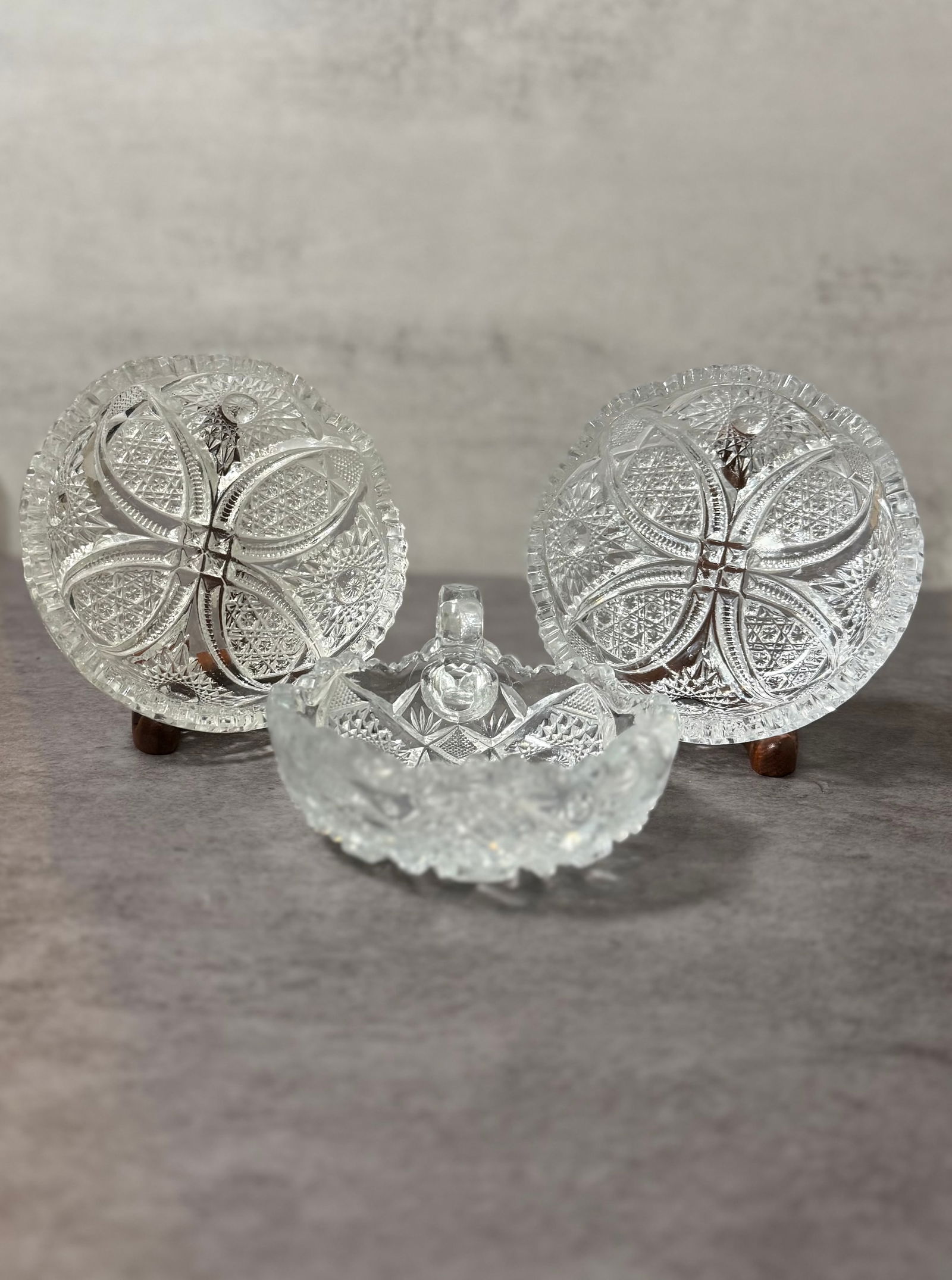 Vintage Pressed Glass Serving Set, Bowls & Handled Dish, Cut Style Pattern (3 pcs) (1 of 4)
