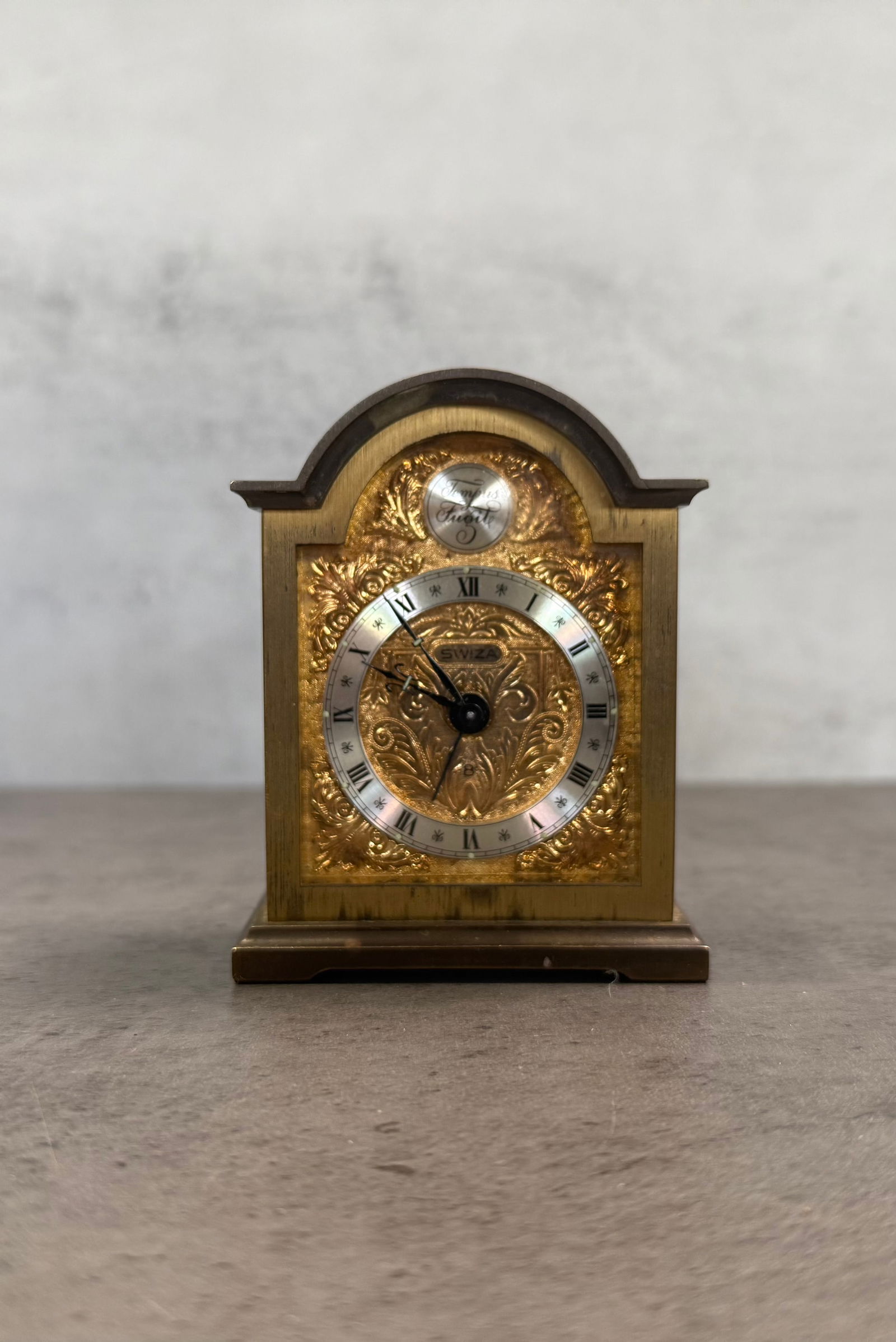 Swiza Swiss Style Brass Desk Clock – Elegant Ornate Decorative Timepiece (1 of 5)