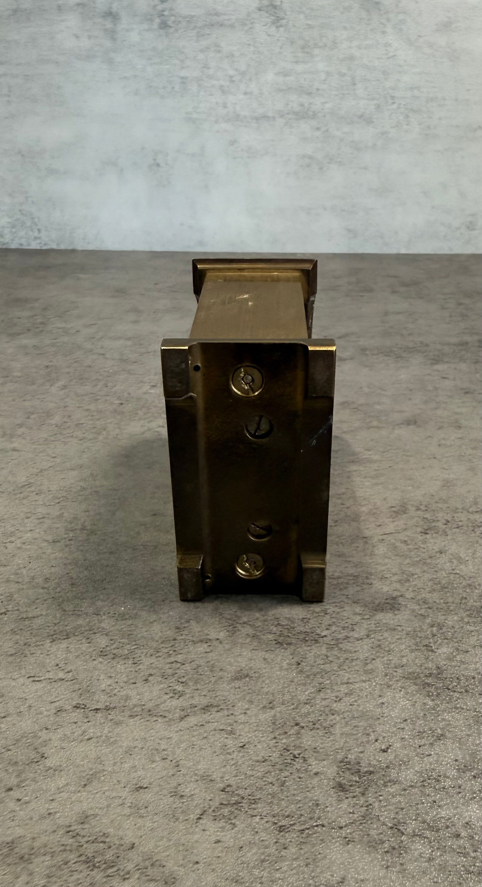 Swiza Swiss Style Brass Desk Clock – Elegant Ornate Decorative Timepiece - 3