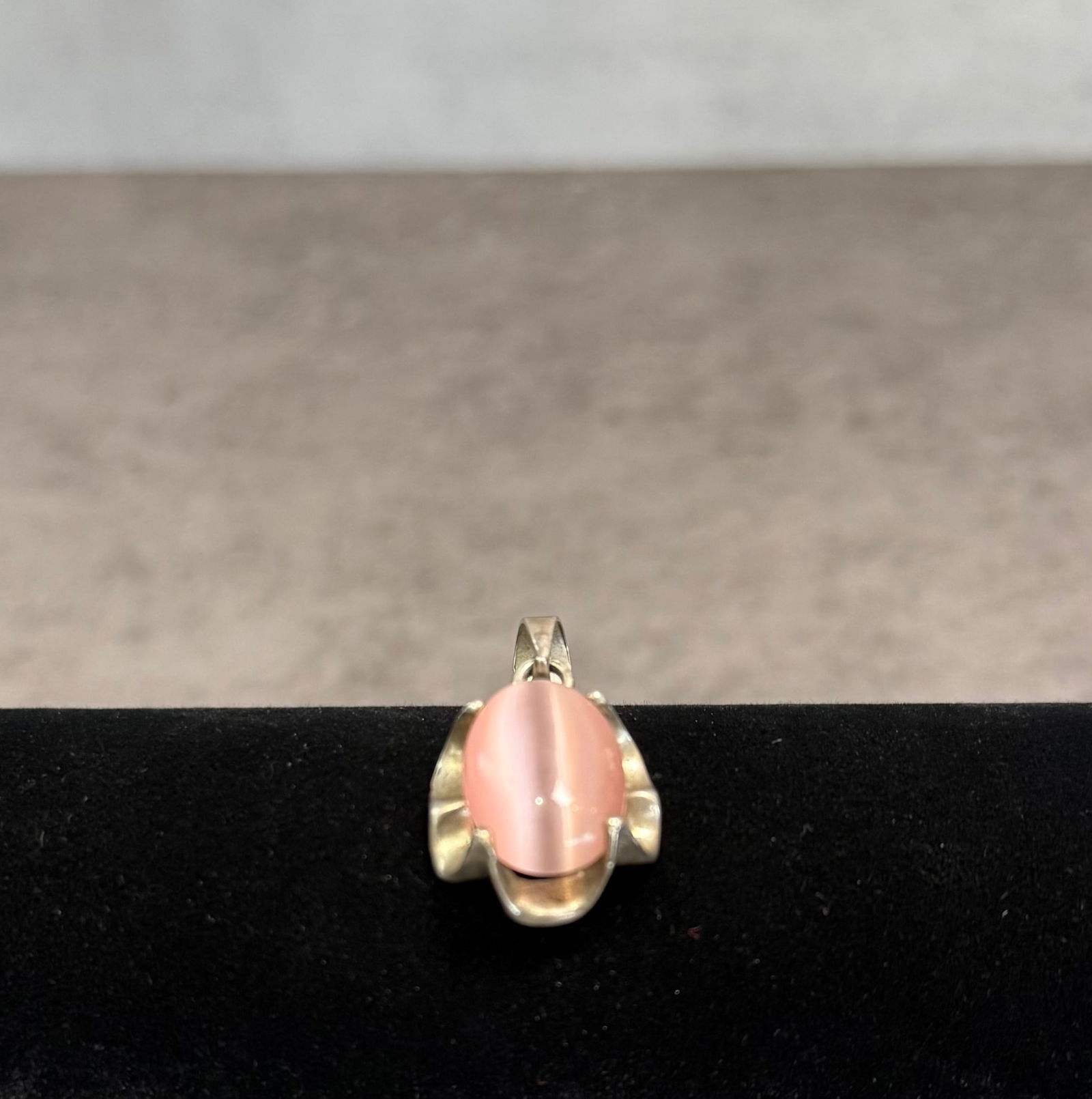 Vintage Silver Pendant with Pink Cat’s Eye Stone – Elegant Cabochon Jewelry - 3