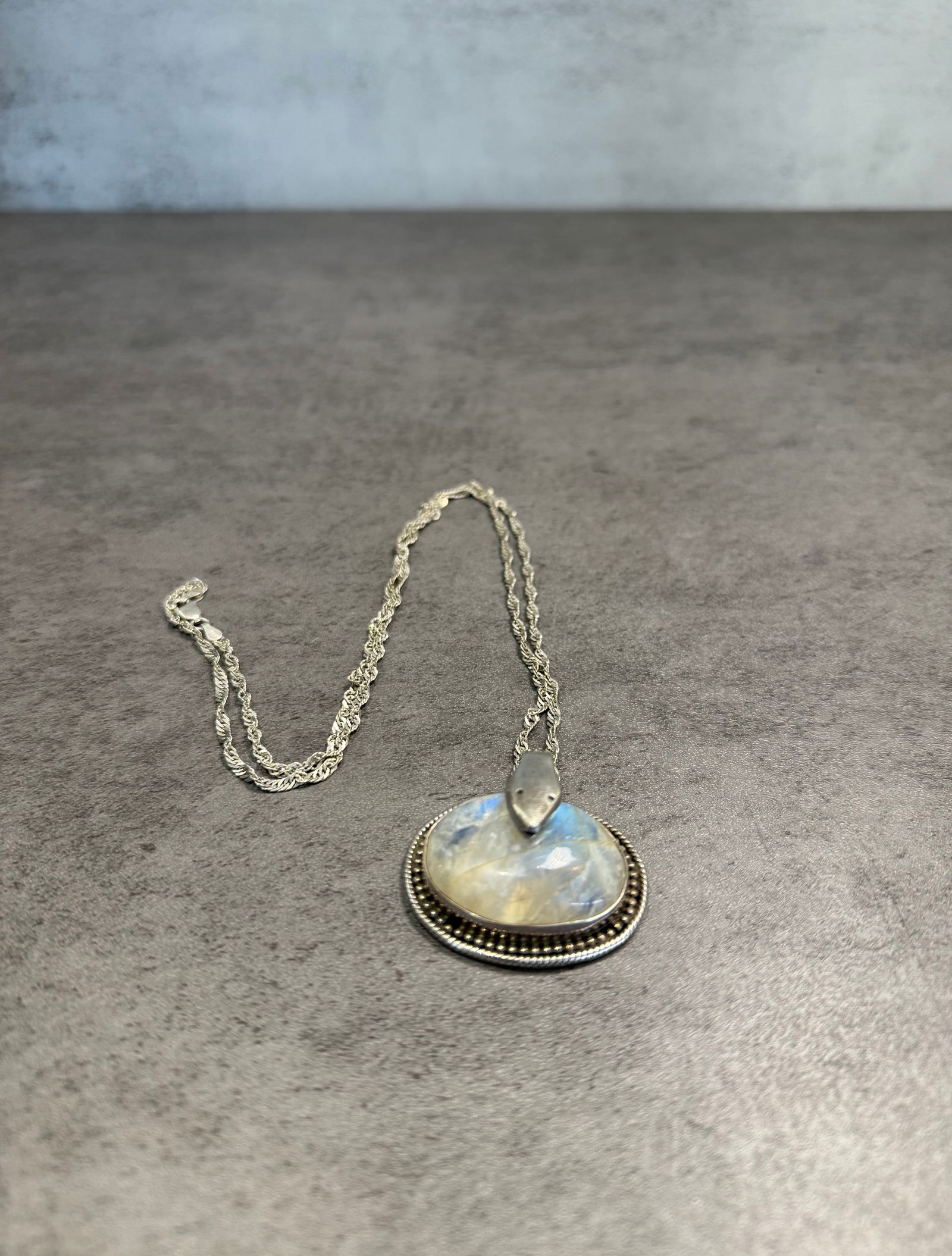 Vintage Sterling Silver Necklace with Moonstone Cabochon Pendant – Iridescent Statement Jewelry - 2