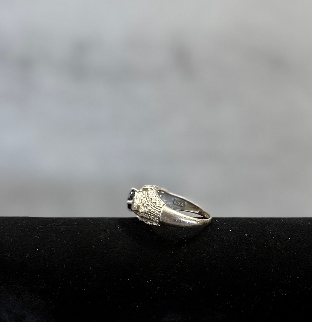 Vintage Sterling Silver Ring with Blue Sapphire Style Stone & Accent Stones – Classic Elegant - 2