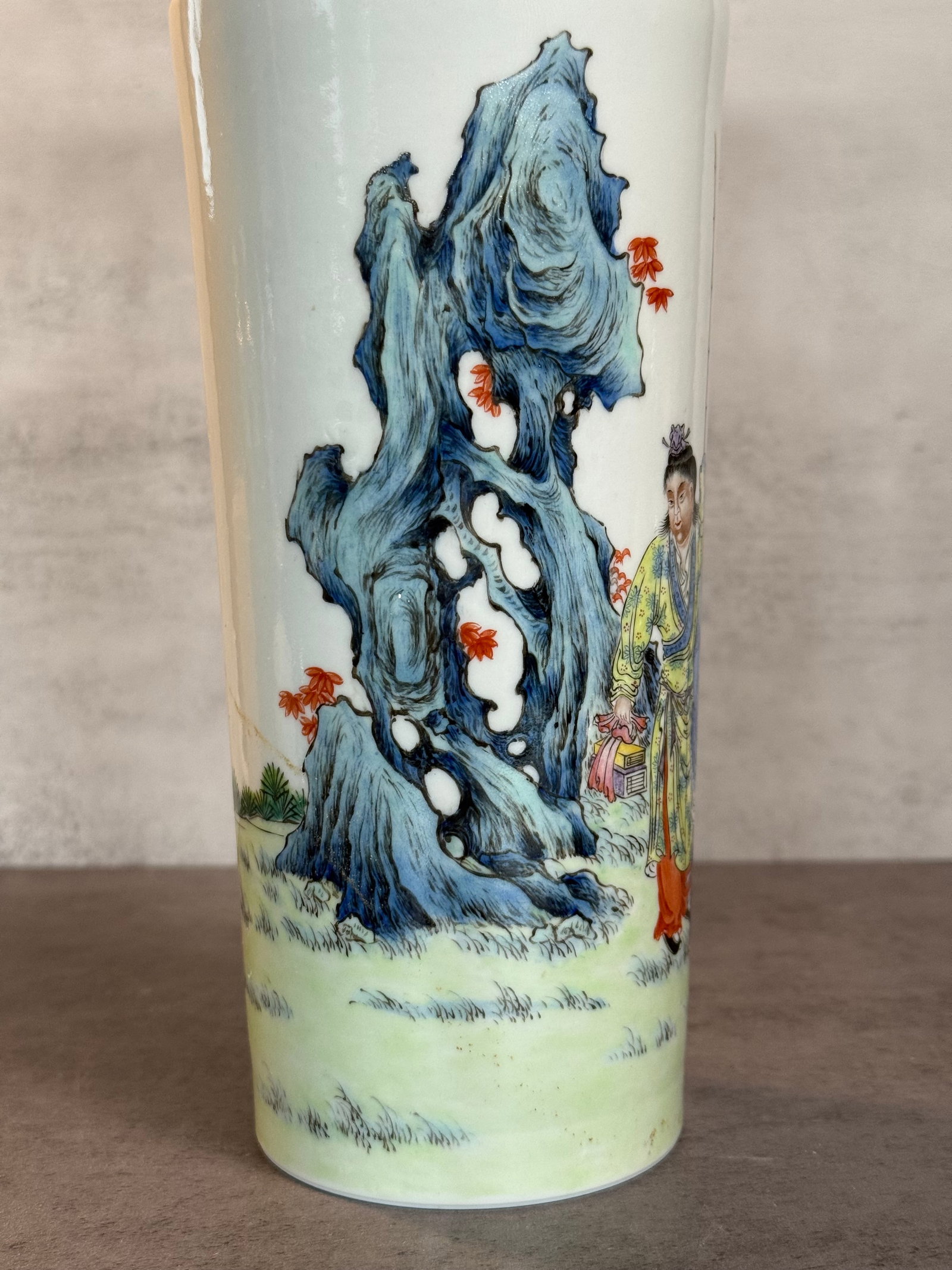 CHINESE FAMILLE ROSE PORCELAIN FIGURAL VASE WITH SCHOLAR AND ATTENDANT - 3