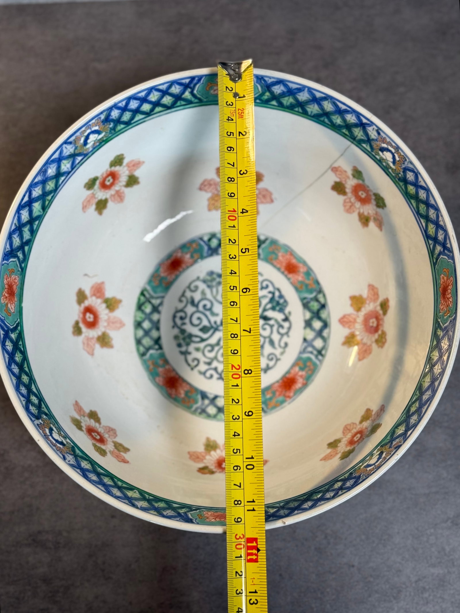 JAPANESE HAND-PAINTED PORCELAIN IMARI STYLE PUNCH BOWL - 3