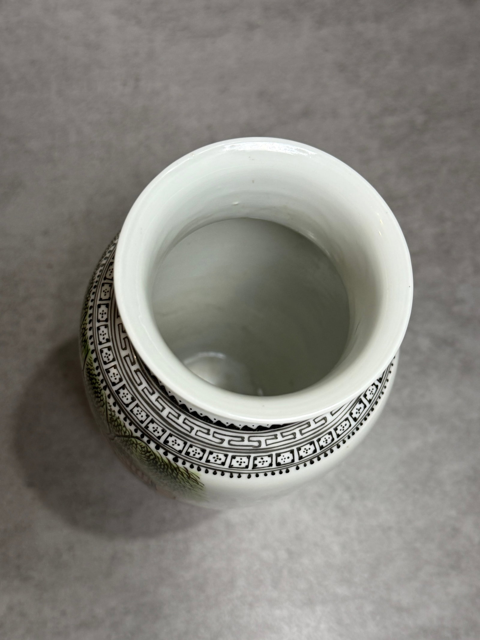 Vintage Chinese Famille Rose porcelain Vase - 3