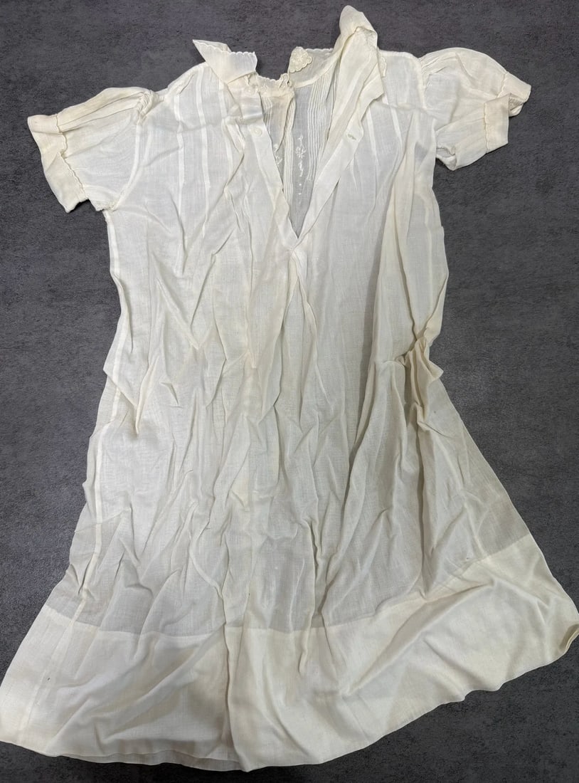 Group of Antique Victorian & Edwardian Child’s Cotton and Silk Night Garments 5+ pieces - 3