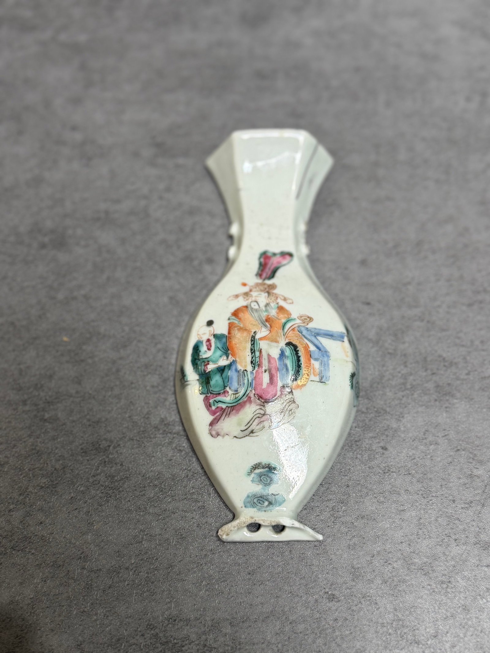 CHINESE PORCELAIN WALL PLAQUES & HANGING VASE - 2