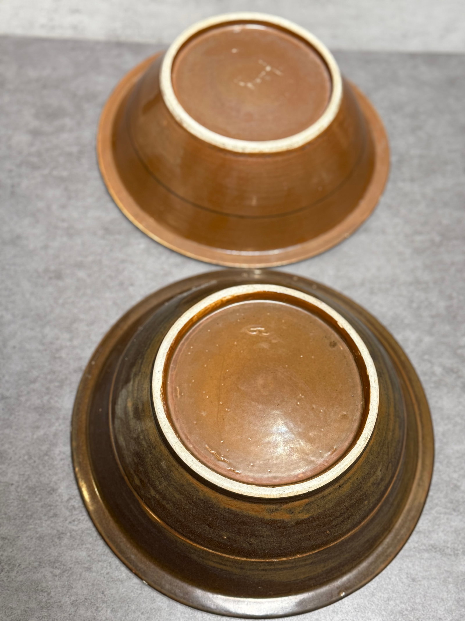 GROUP OF BLUE AND WHITE PORCELAIN BOWLS & PLATES - 3