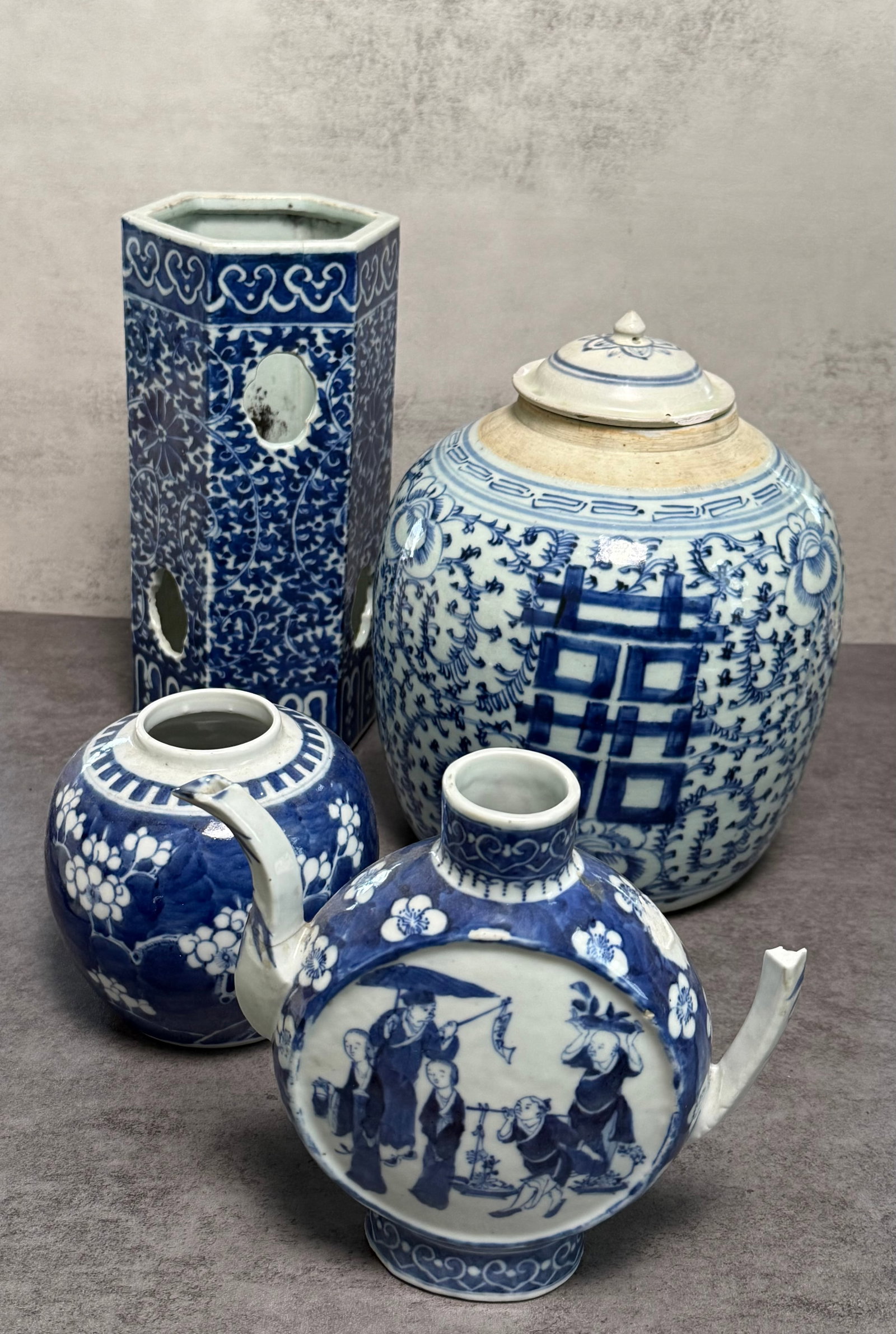 GROUP OF CHINESE BLUE AND WHITE PORCELAIN VESSELS (1 of 1)