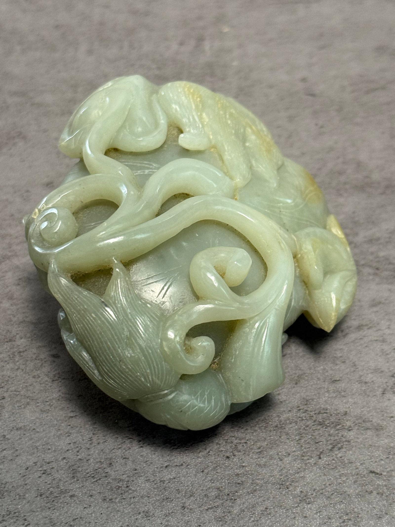 CHINESE JADE CARVED BRUSH WASHER WITH LOTUS MOTIF - 2