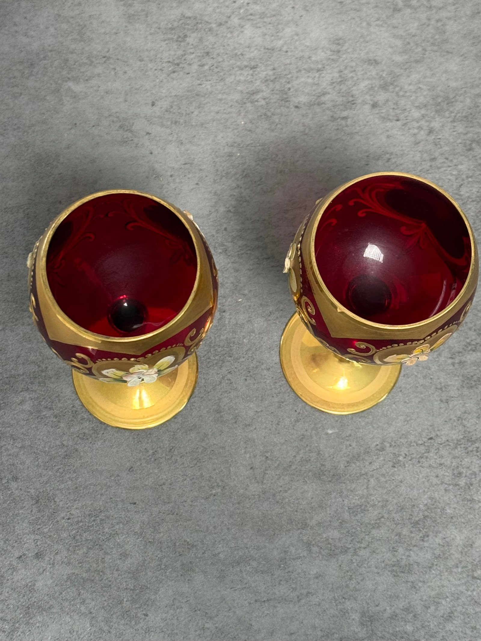 Vintage 2 T.M.J. Wine Glasses 24K Gold Leaf - Red - 2