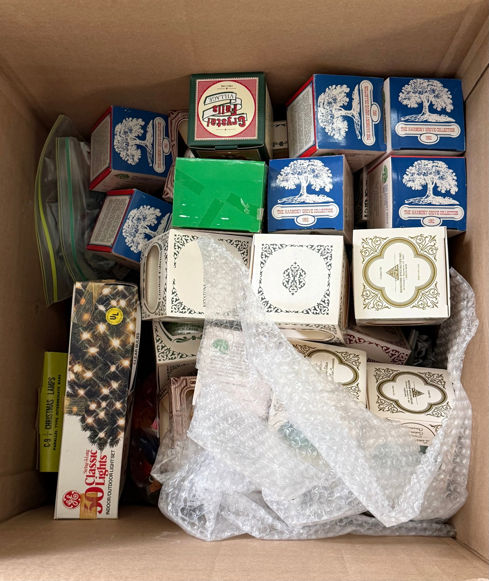 LARGE GROUP OF CHRISTMAS LIGHTS, ORNAMENTS & MUSIC BOXES (1 of 6)