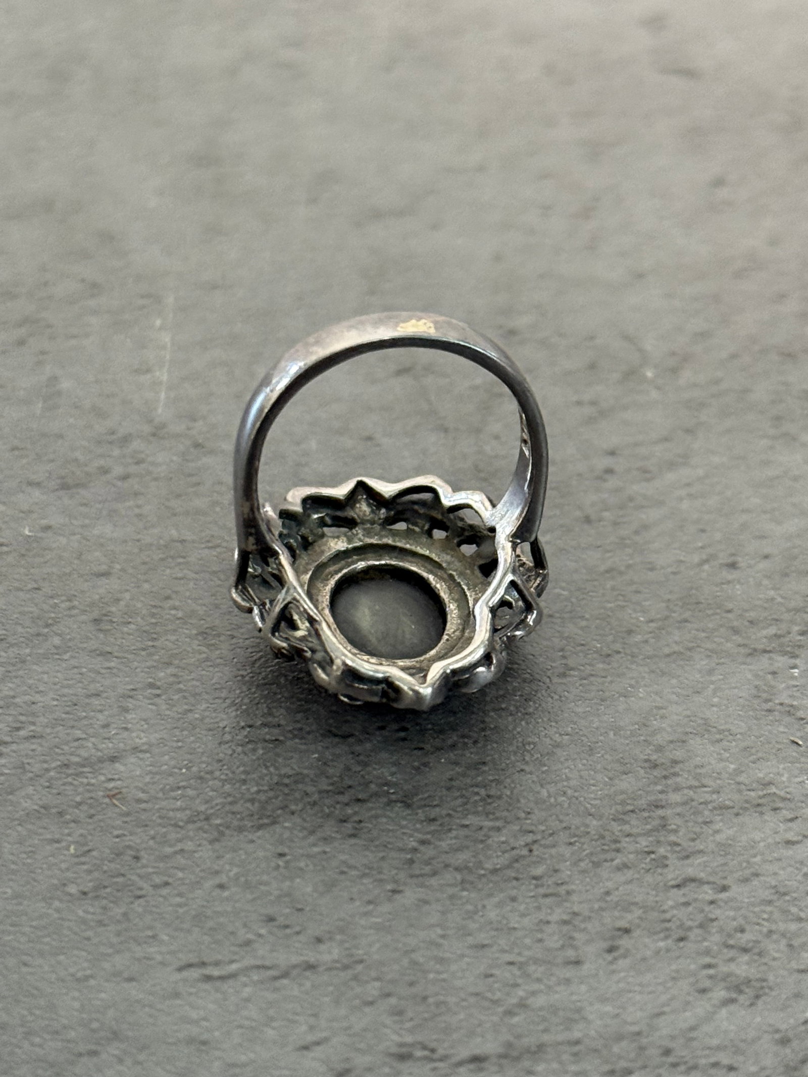 VINTAGE STERLING SILVER, ONYX & MARCASITE RING - 2