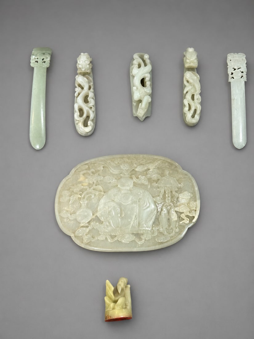 Group of 7 Chinese Carved Jade & Hardstone Articles (1 of 6)