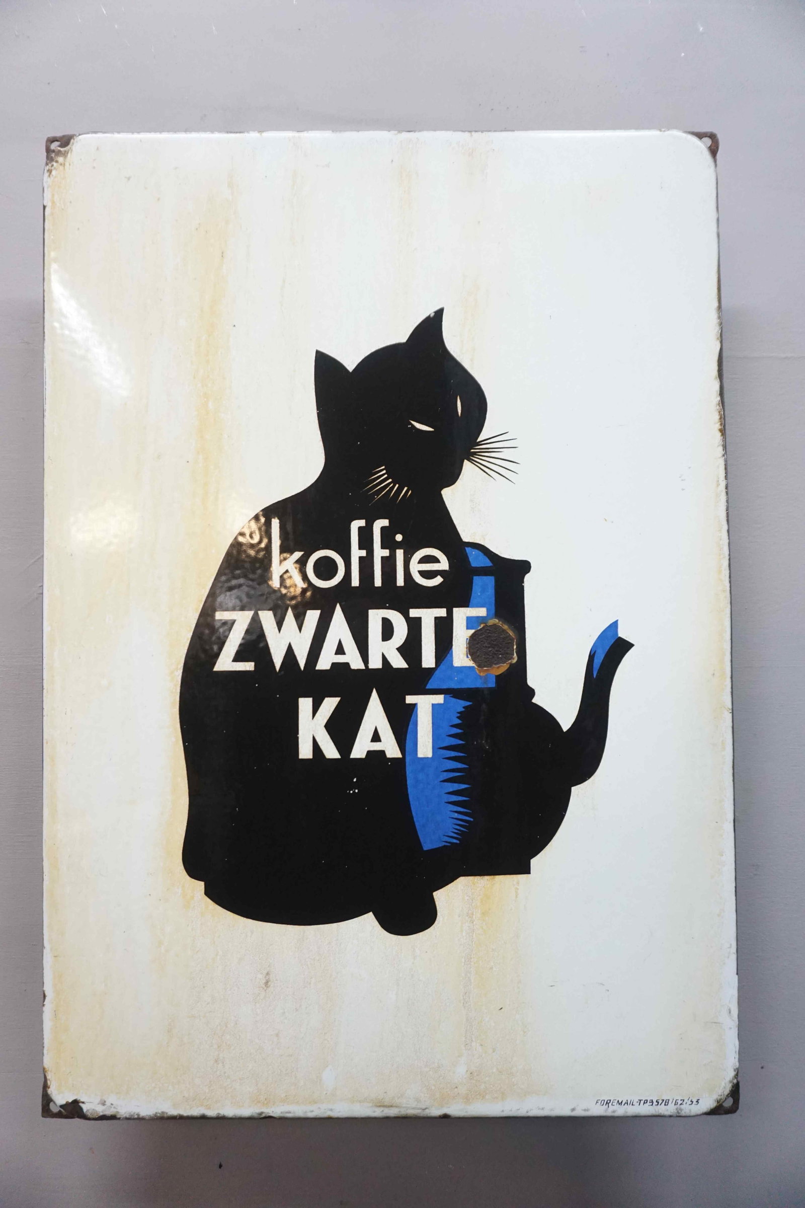 Enamel Sign: Enamel Sign Brand: Koffie zwarte kat Tax: TPB 578/62/53 Enamel Factory: FOREMAIL Dimensions: H68x47,5