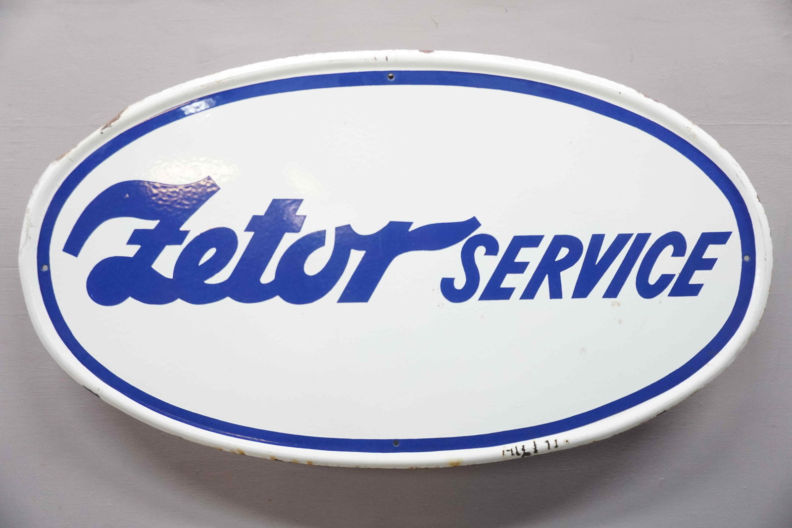 Enamel Sign: Enamel Sign Brand: Zetor service Tax: - Enamel Factory: - Dimensions: H50x90