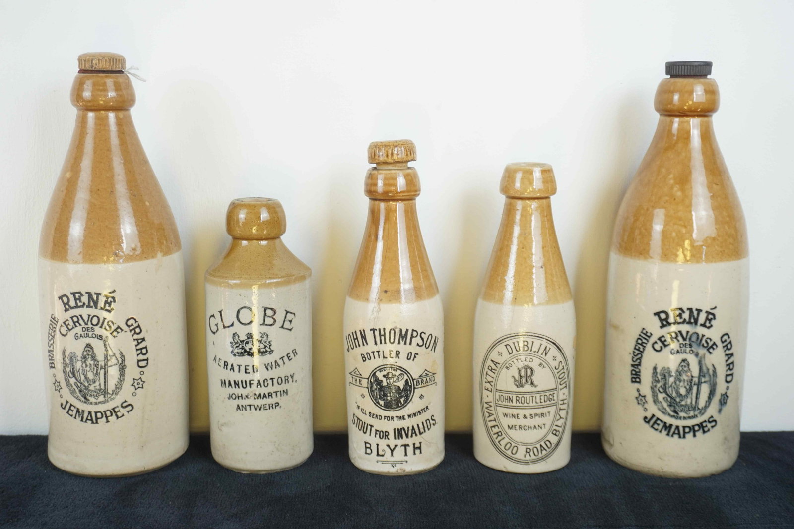 Lot of stoneware bottles: Lot of stoneware bottles Dimensions: H28ø9,5