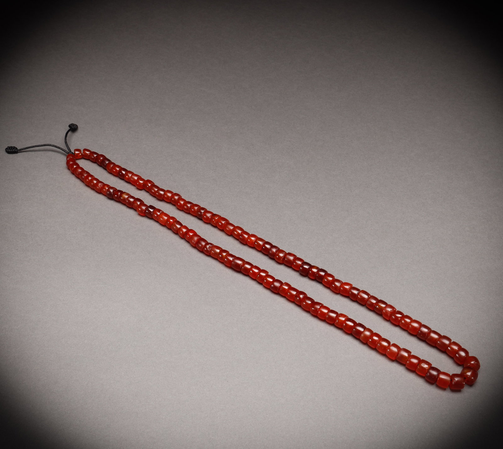 Before the Ming Dynasty, agate necklaces (1 of 6)