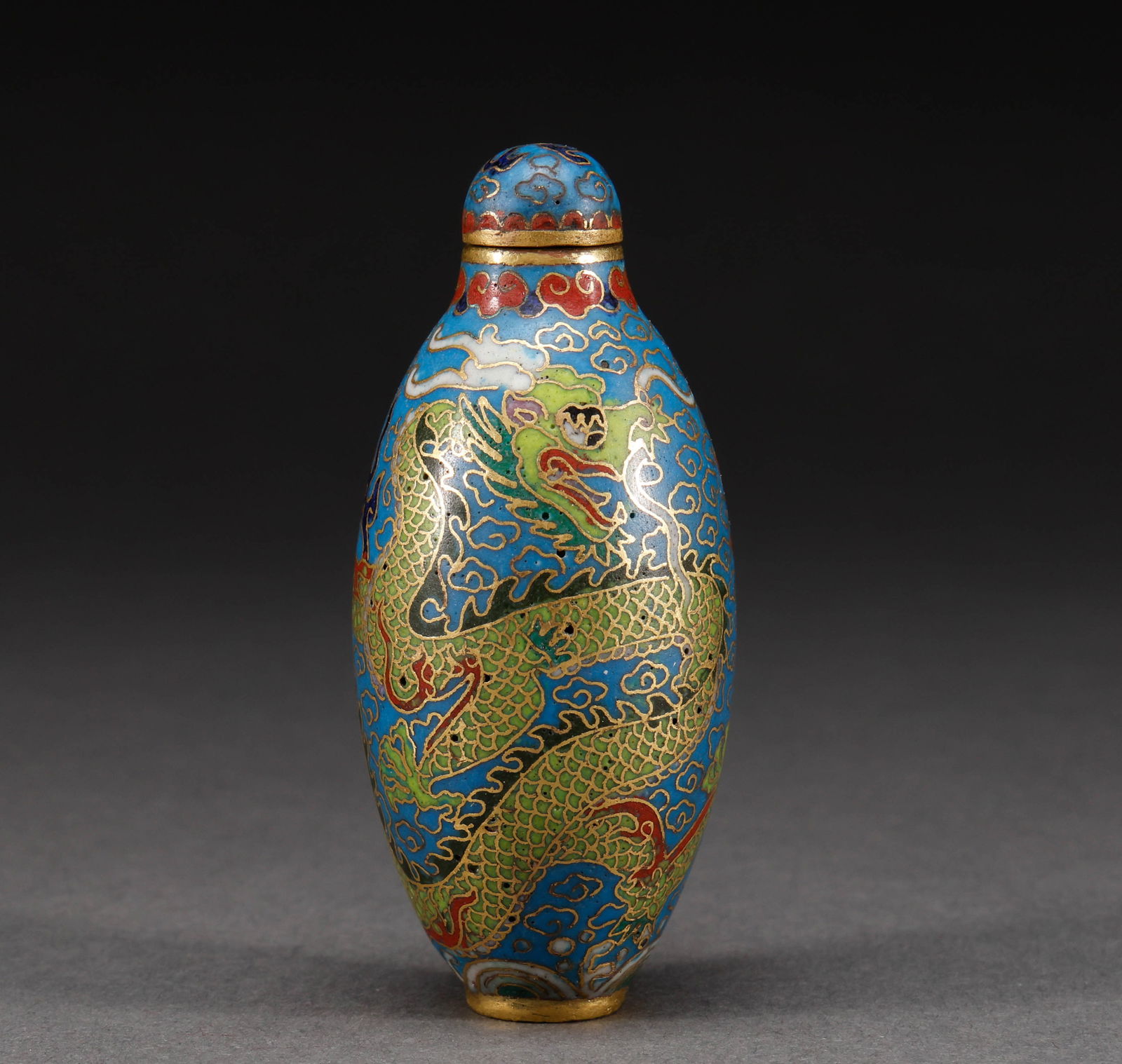 Qing Dynasty copper bodied cloisonn é dragon patterned snuff bottle: Height: 7.5cm, width: 3.3cm, weight: 65g