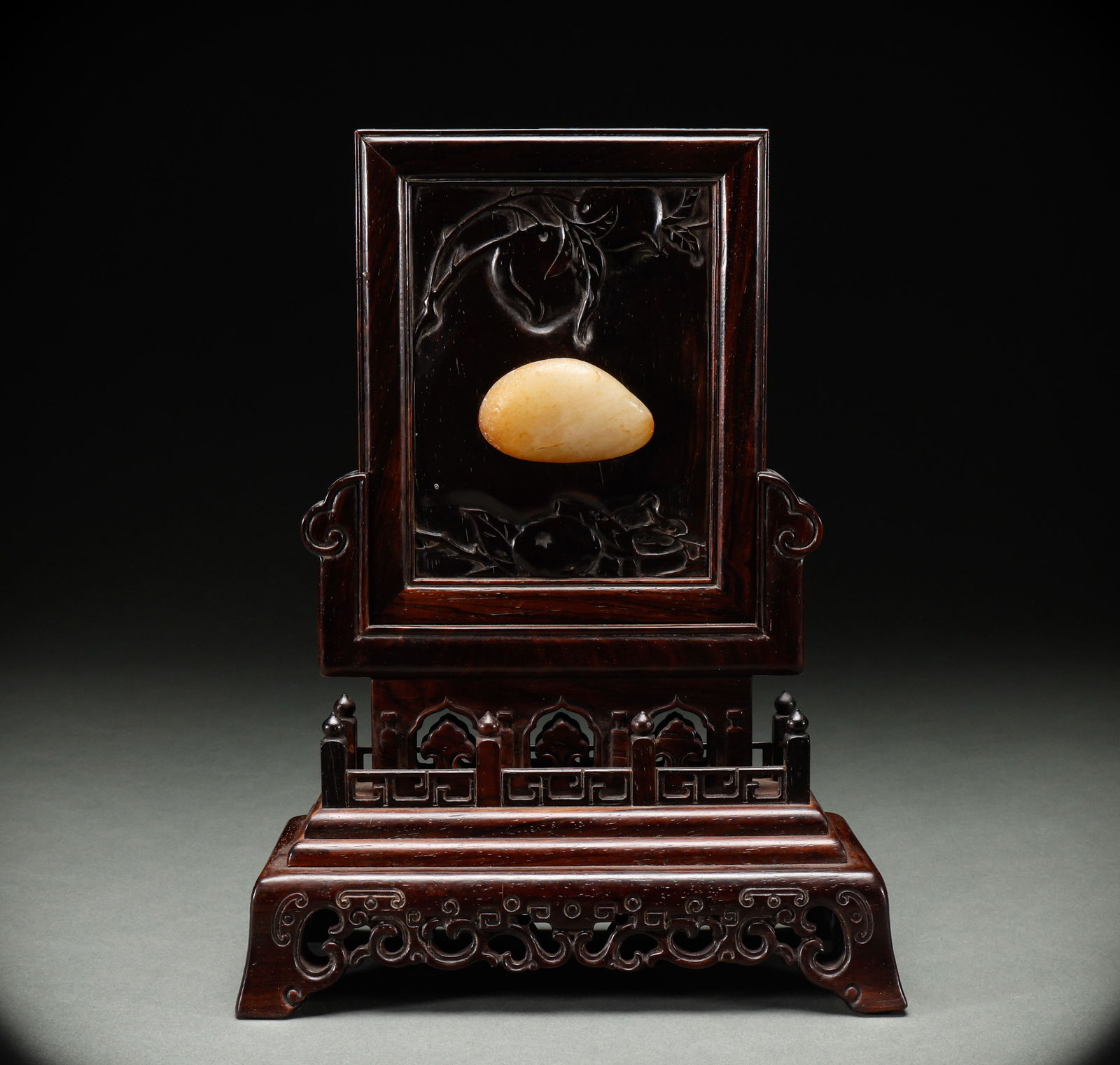 Qing Dynasty rosewood inlaid with jade screen: Height: 28cm, Width: 21cm, Weight: 832g