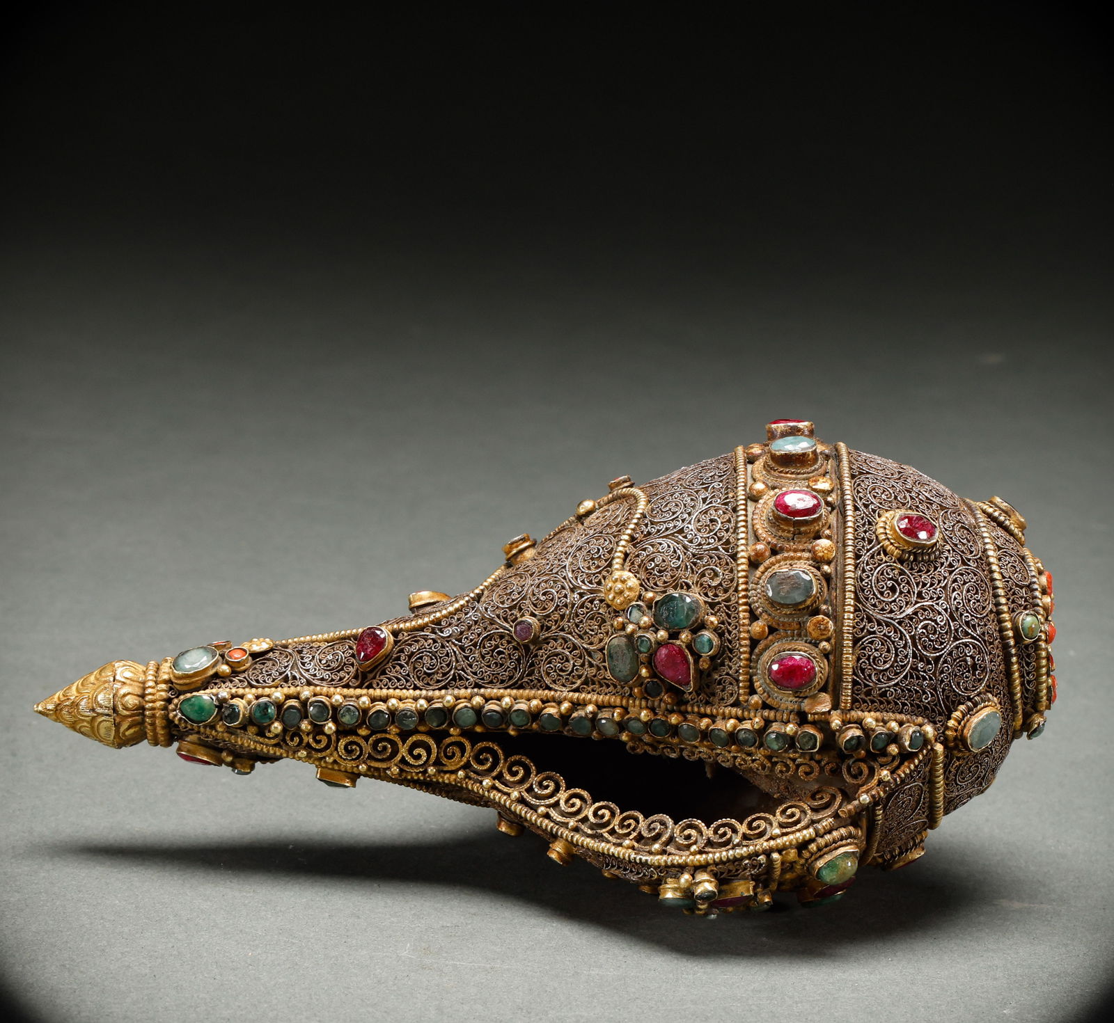 Qing Dynasty silver gilded inlaid with gemstones conch (1 of 8)