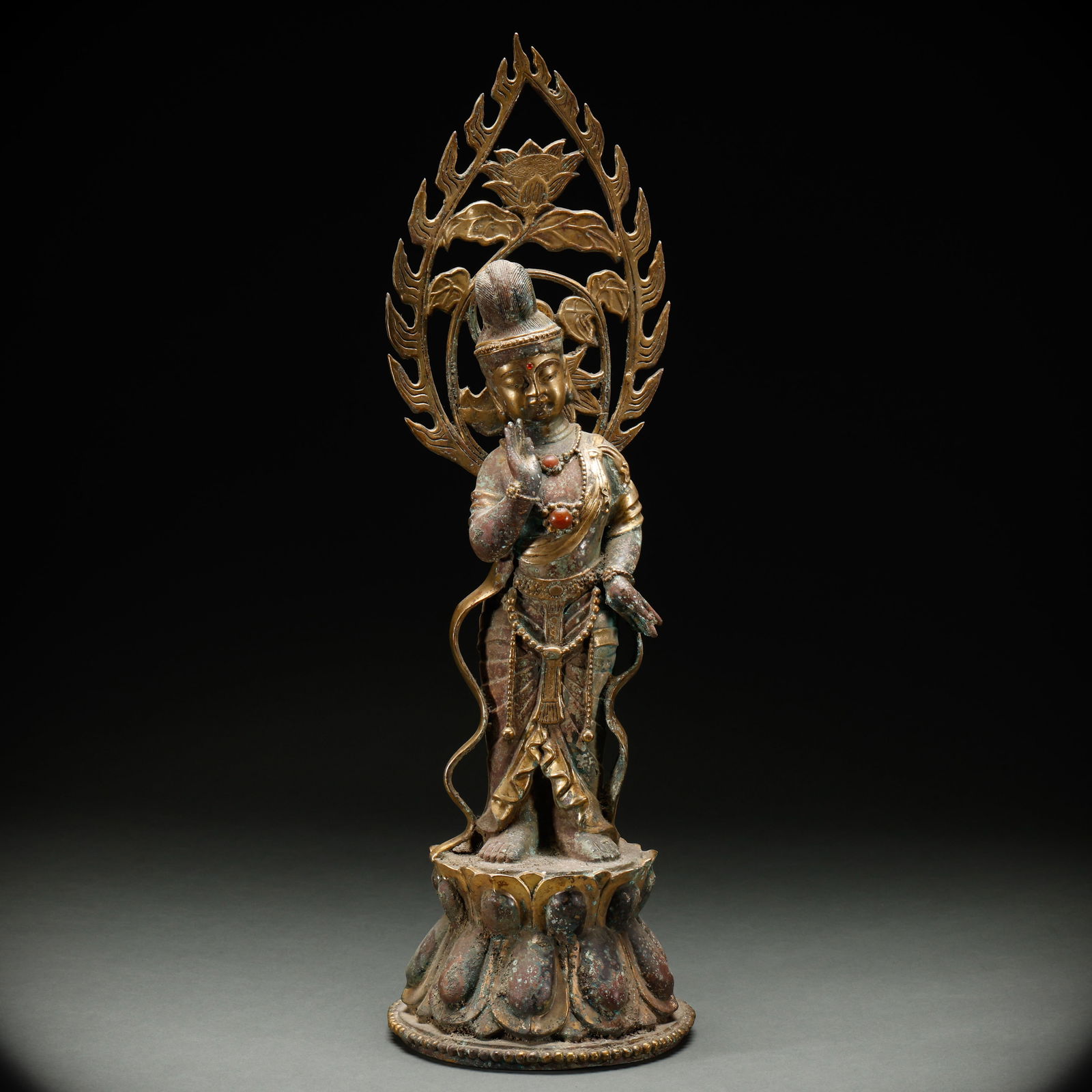 Bronze gilded Guanyin statue from the Ming Dynasty (1 of 11)