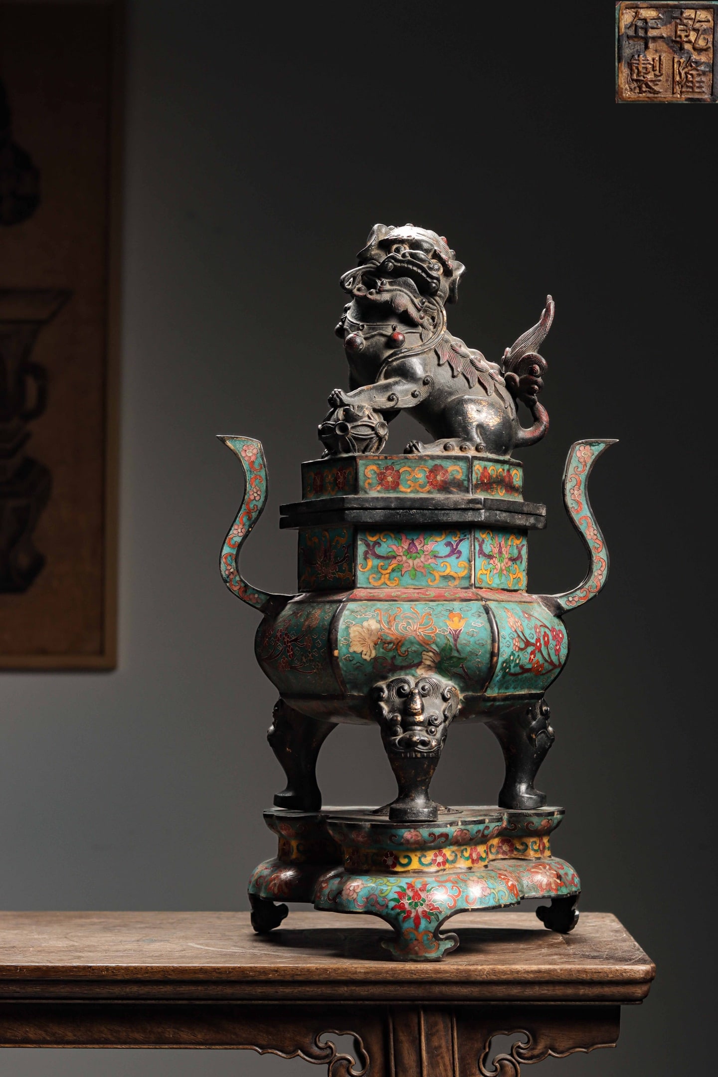 Qing Dynasty copper cloisonn é fumigation furnace: Height: 61cm, Width: 33cm, Weight: 13250g