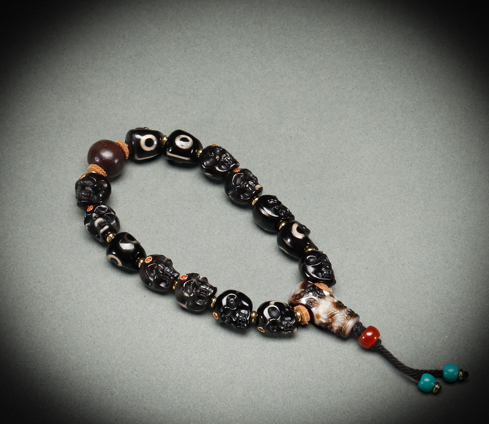 Qing Dynasty agate bracelets (1 of 6)