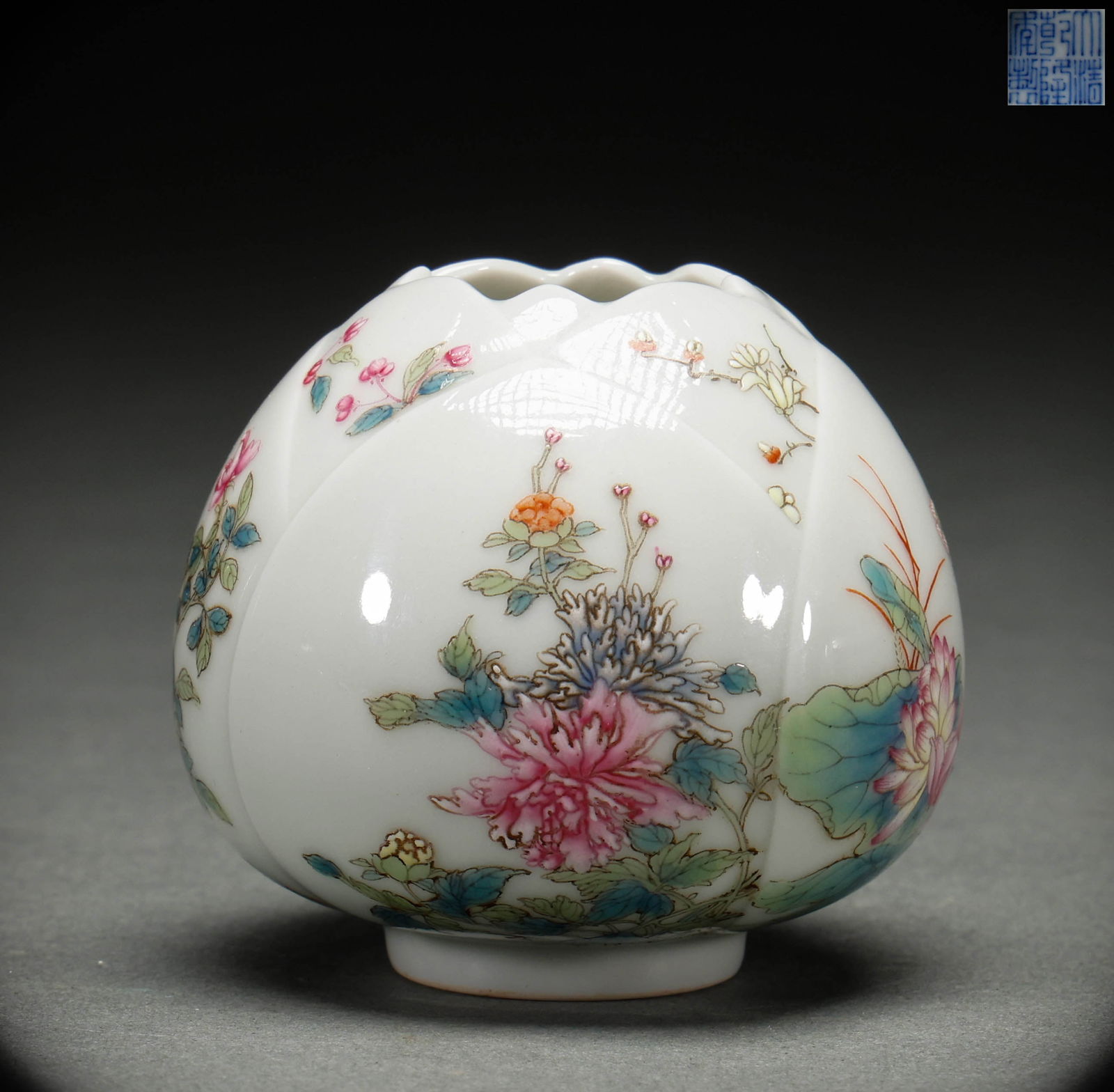 Qing Dynasty Pink Flower Pattern Waterdrop Pot (1 of 6)