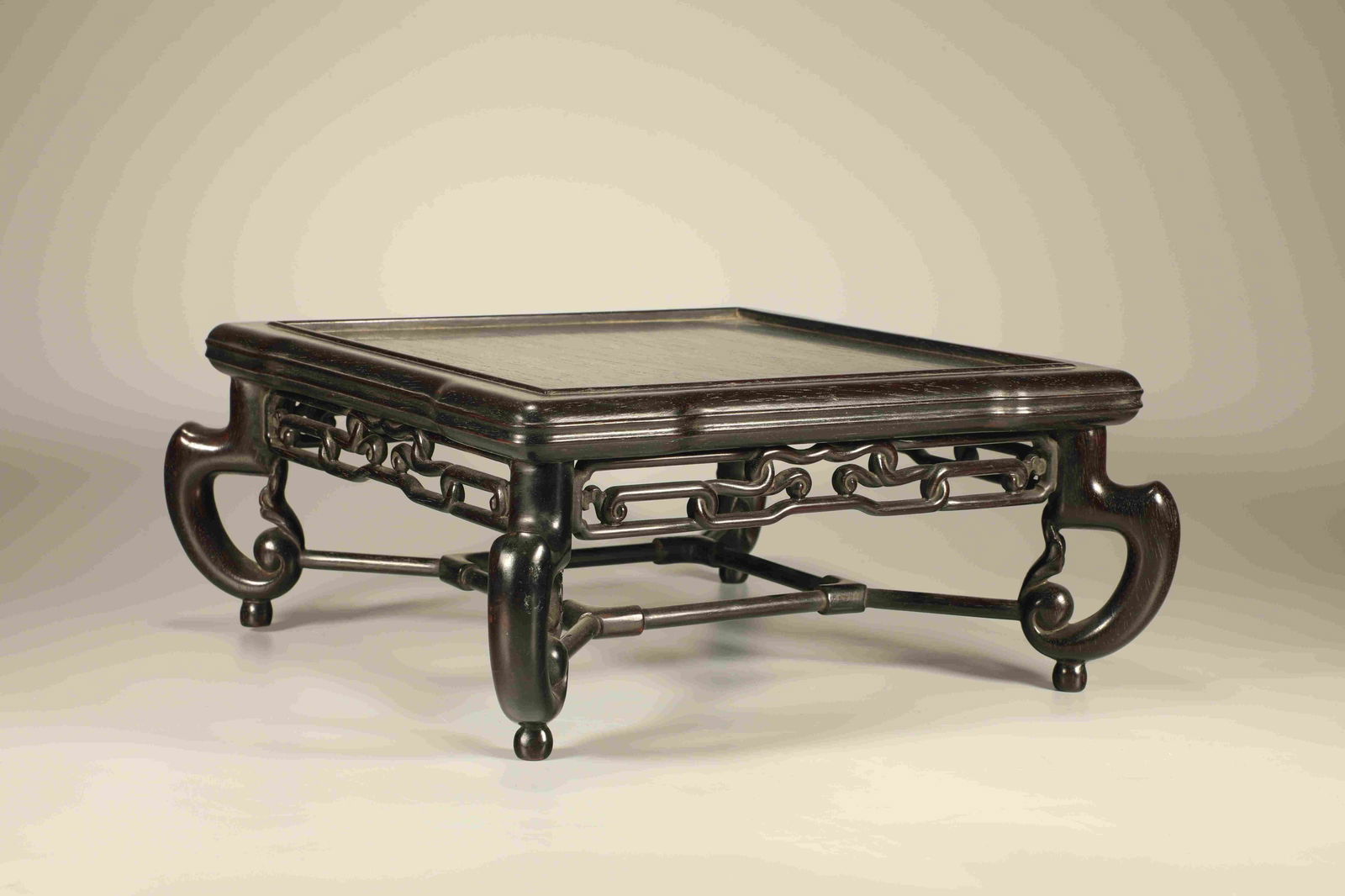 Qing Dynasty Purple Sandalwood Square Table: Height: 13cm, Width: 29cm,