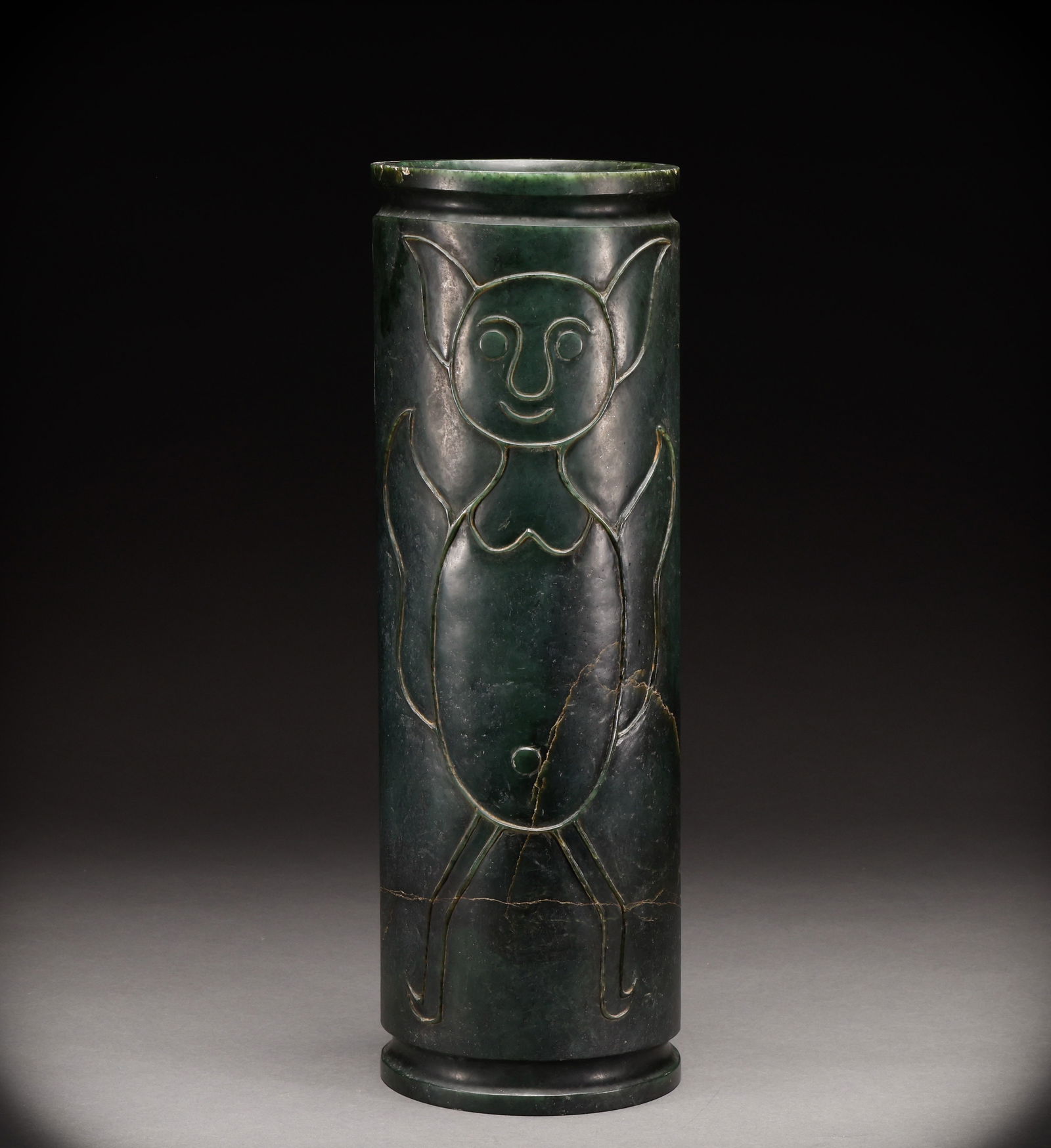 Ancient jade tube: Height: 48cm, Width: 16cm, Weight: 9760g