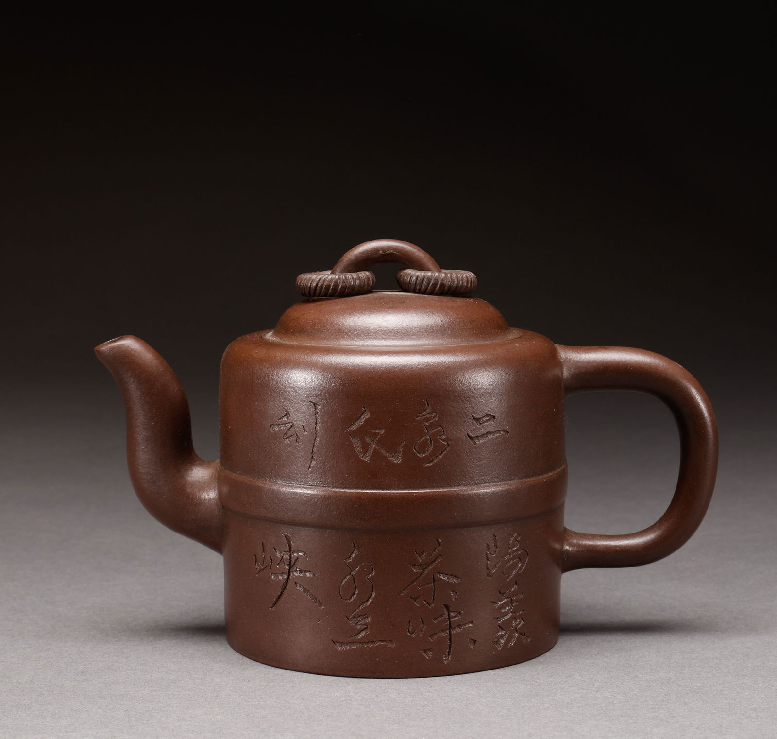 Qing Dynasty or Republic of China purple clay teapot (1 of 6)