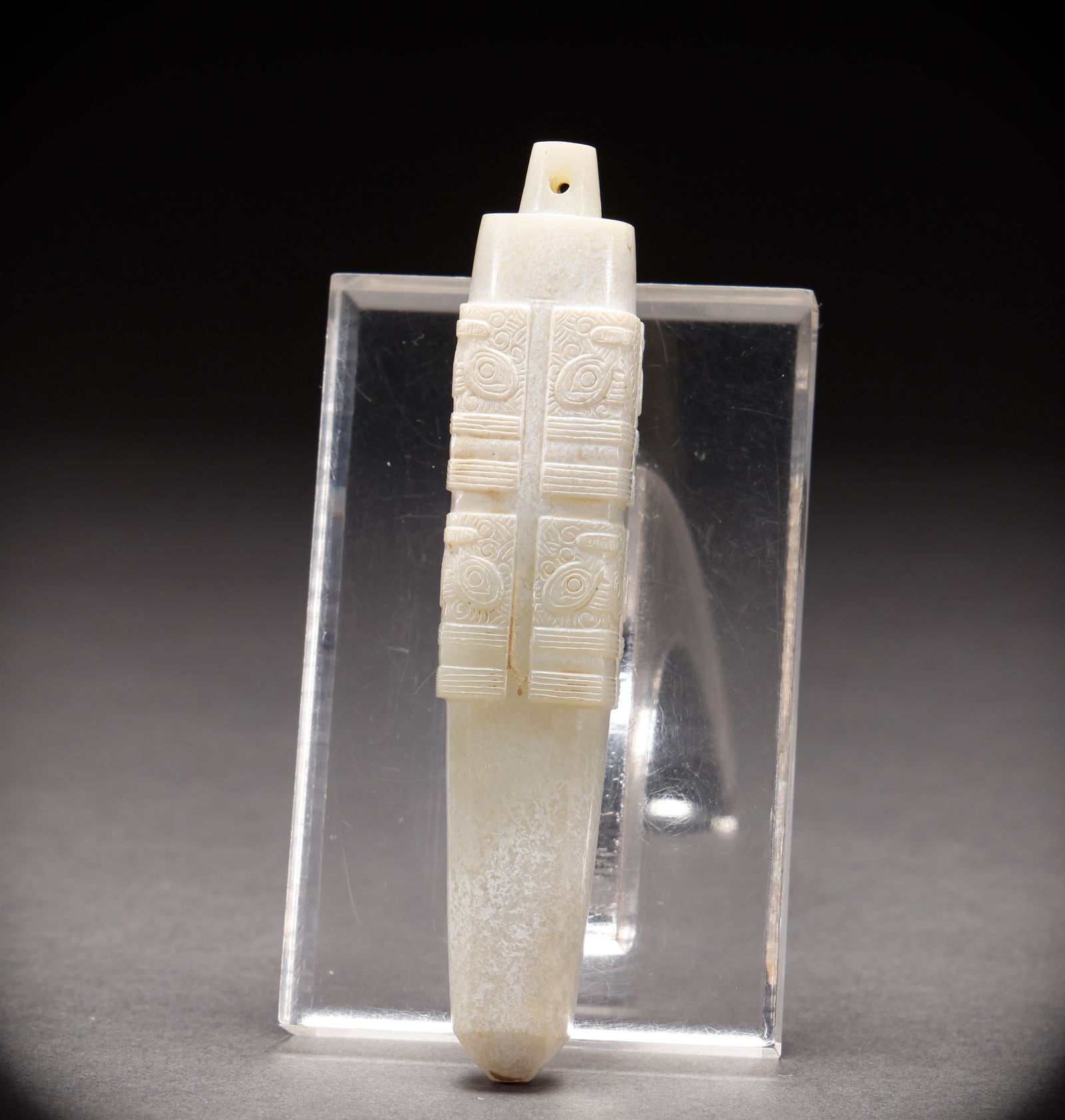 Hotan Jade Lezi before the Ming Dynasty: Height: 11cm, Width: 2.2cm, Weight: 87g