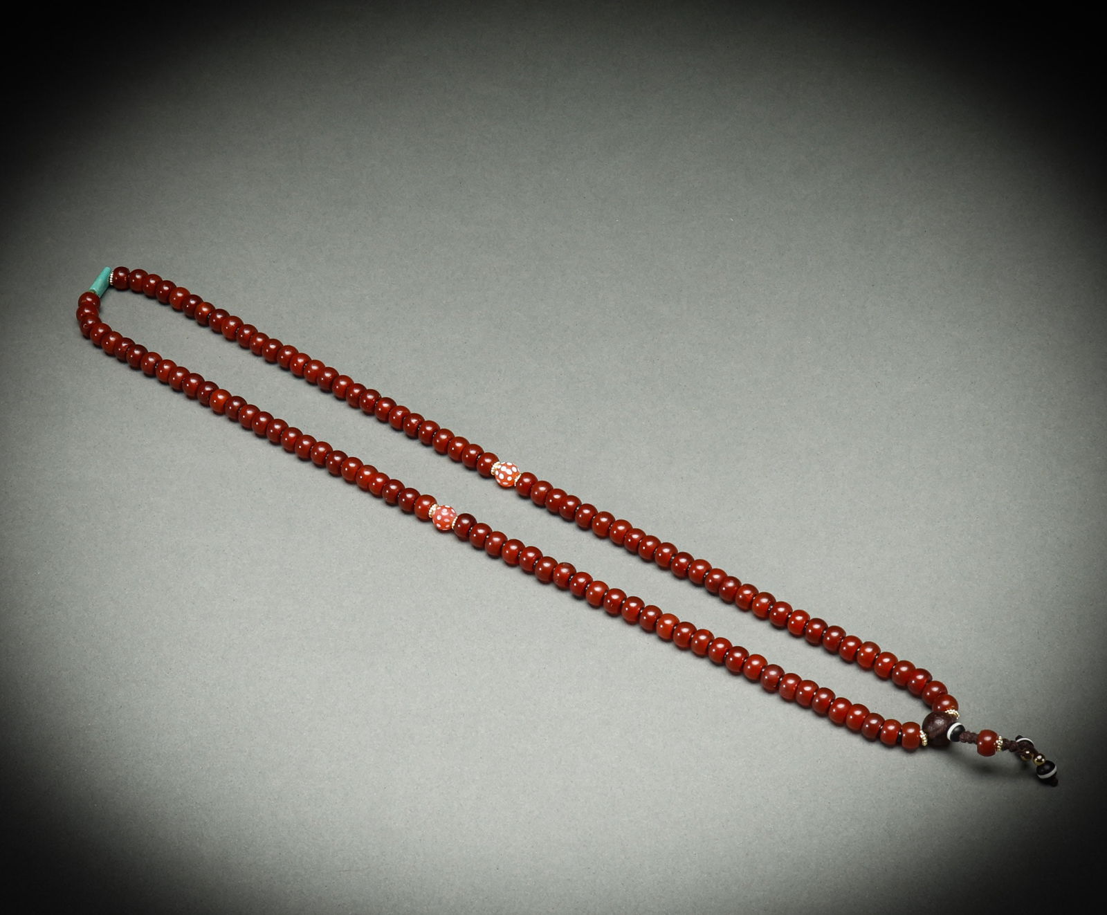 Qing Dynasty wine red agate necklace (1 of 6)