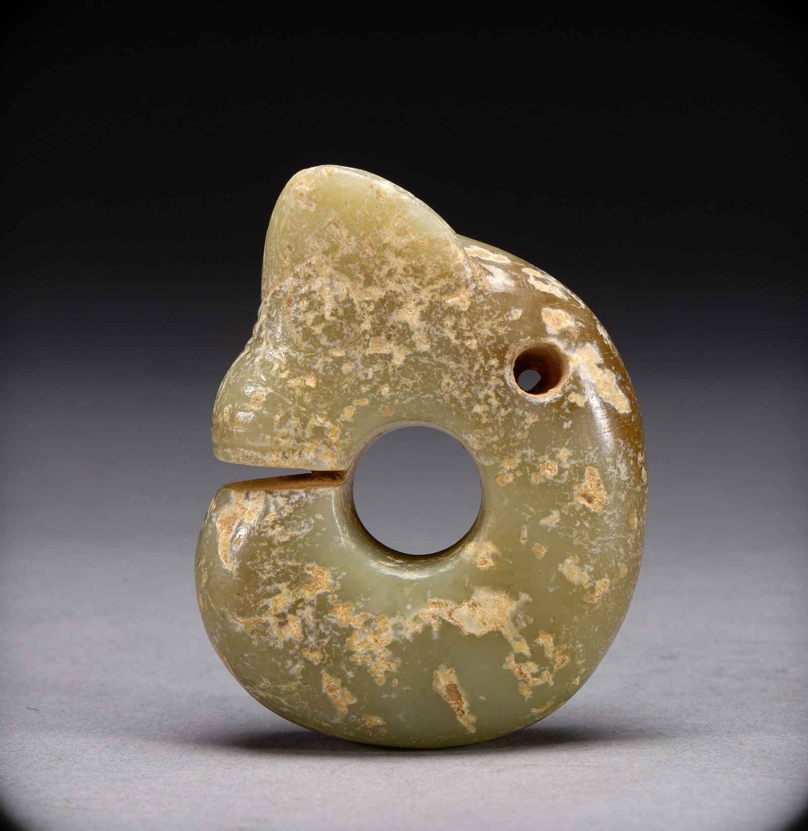 Before the Ming Dynasty, there was a jade pig cage: Height: 7.5cm, Width: 6cm, Weight: 150g