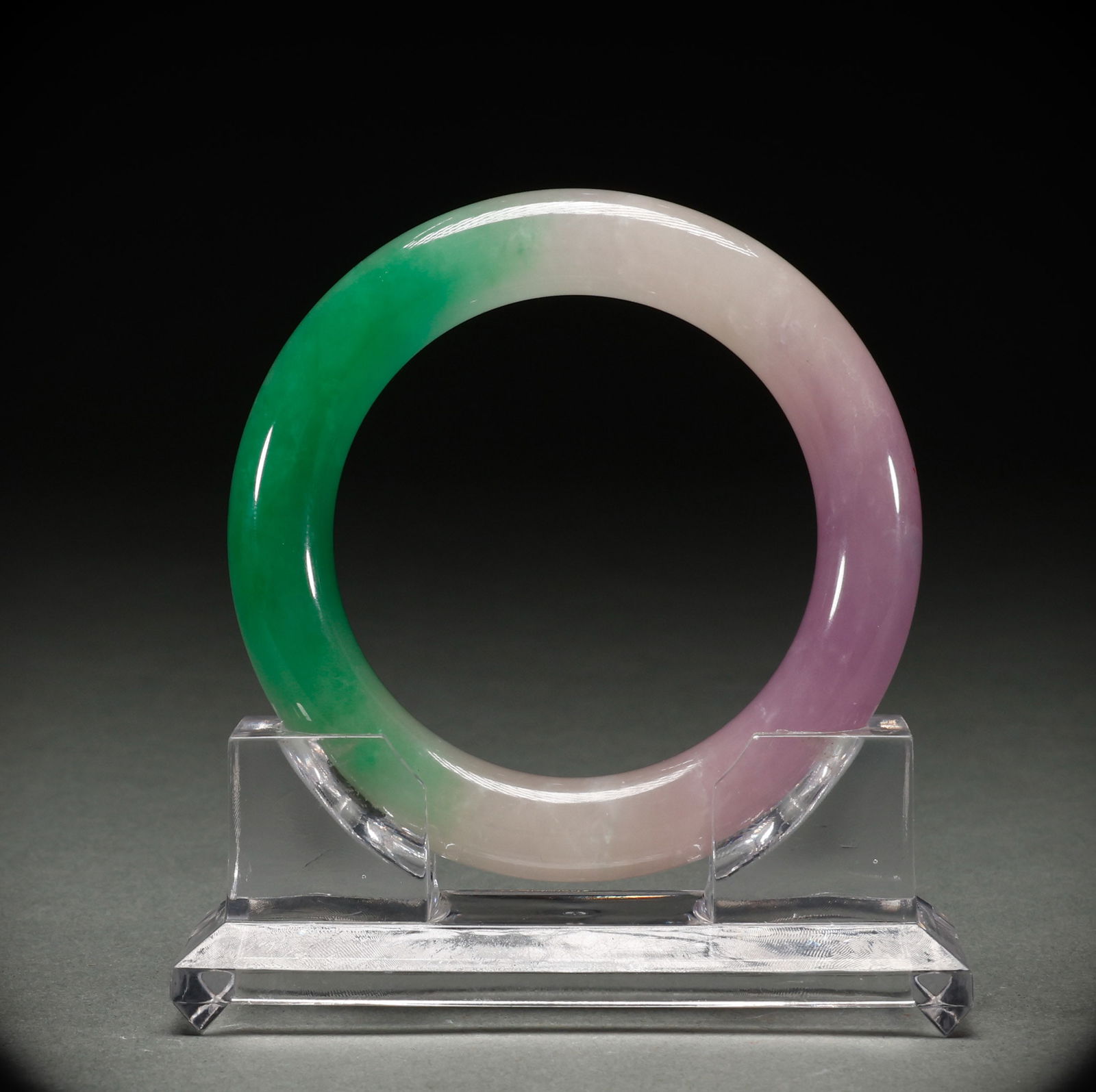 Qing Dynasty Jade Bracelet: Diameter: 5.8cm, Weight: 92g