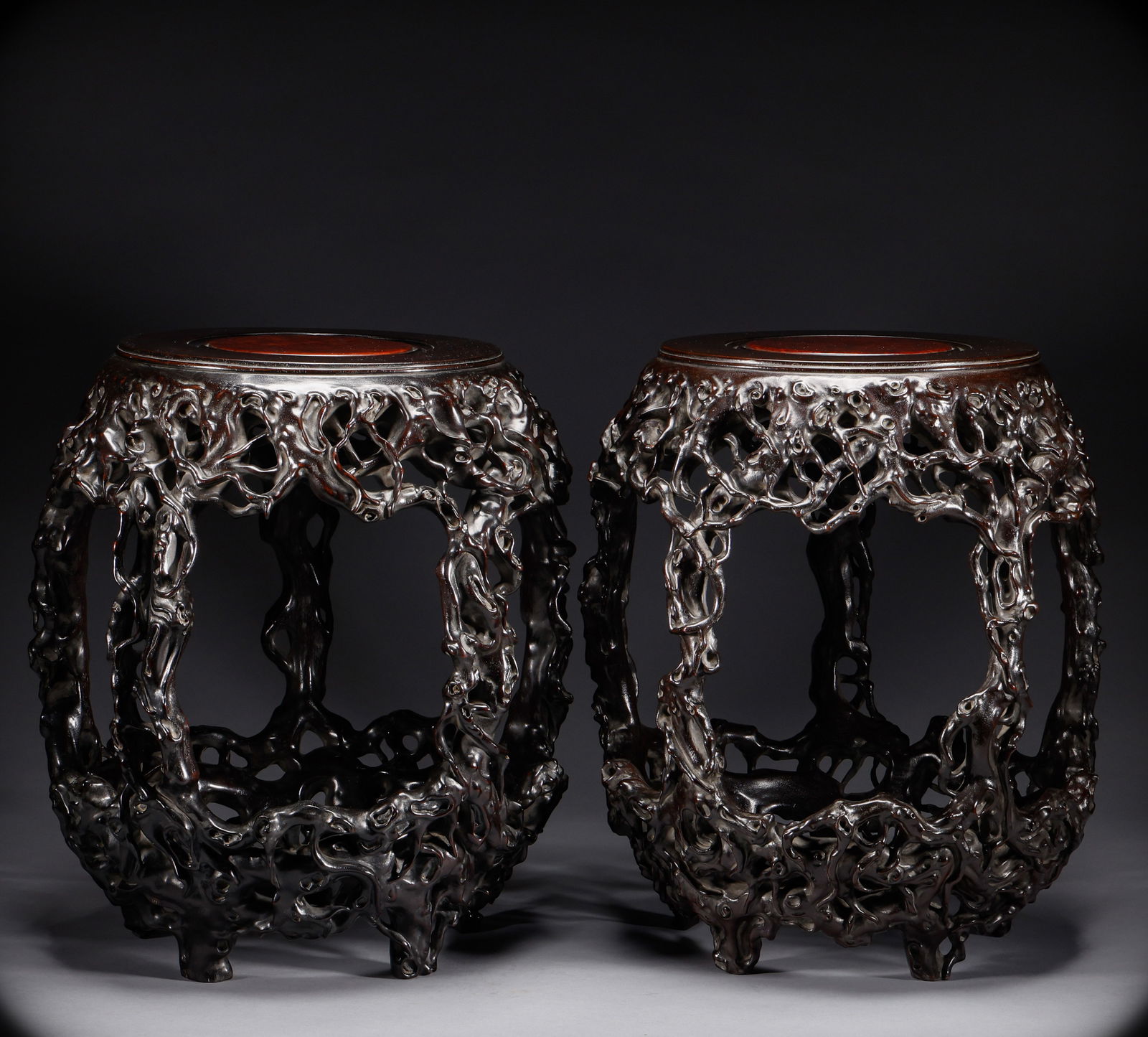 A pair of small leaf rosewood benches from the Qing Dynasty (1 of 14)