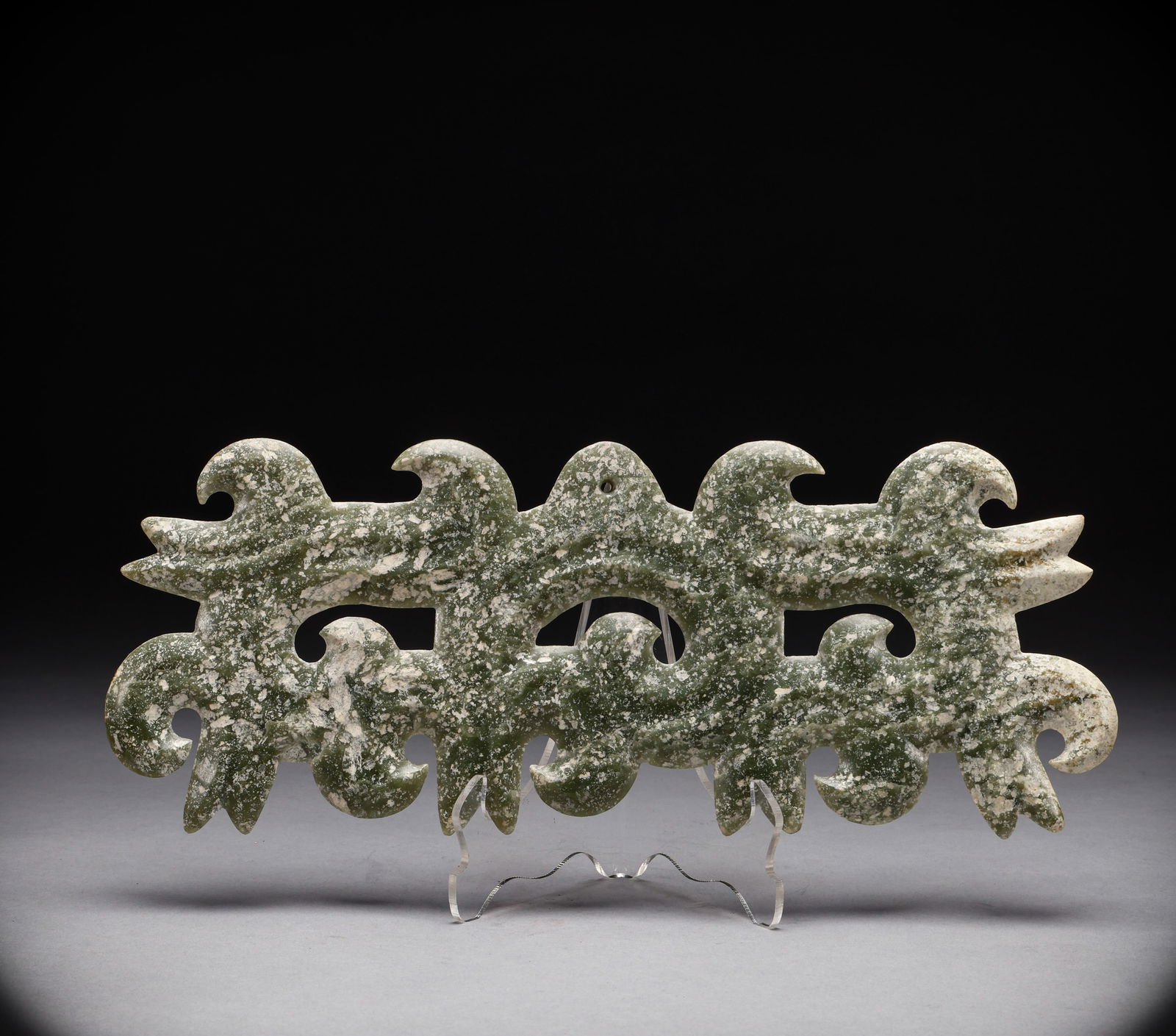 Jade jade before the Ming Dynasty: Height: 15cm, Width: 37cm, Weight: 717g